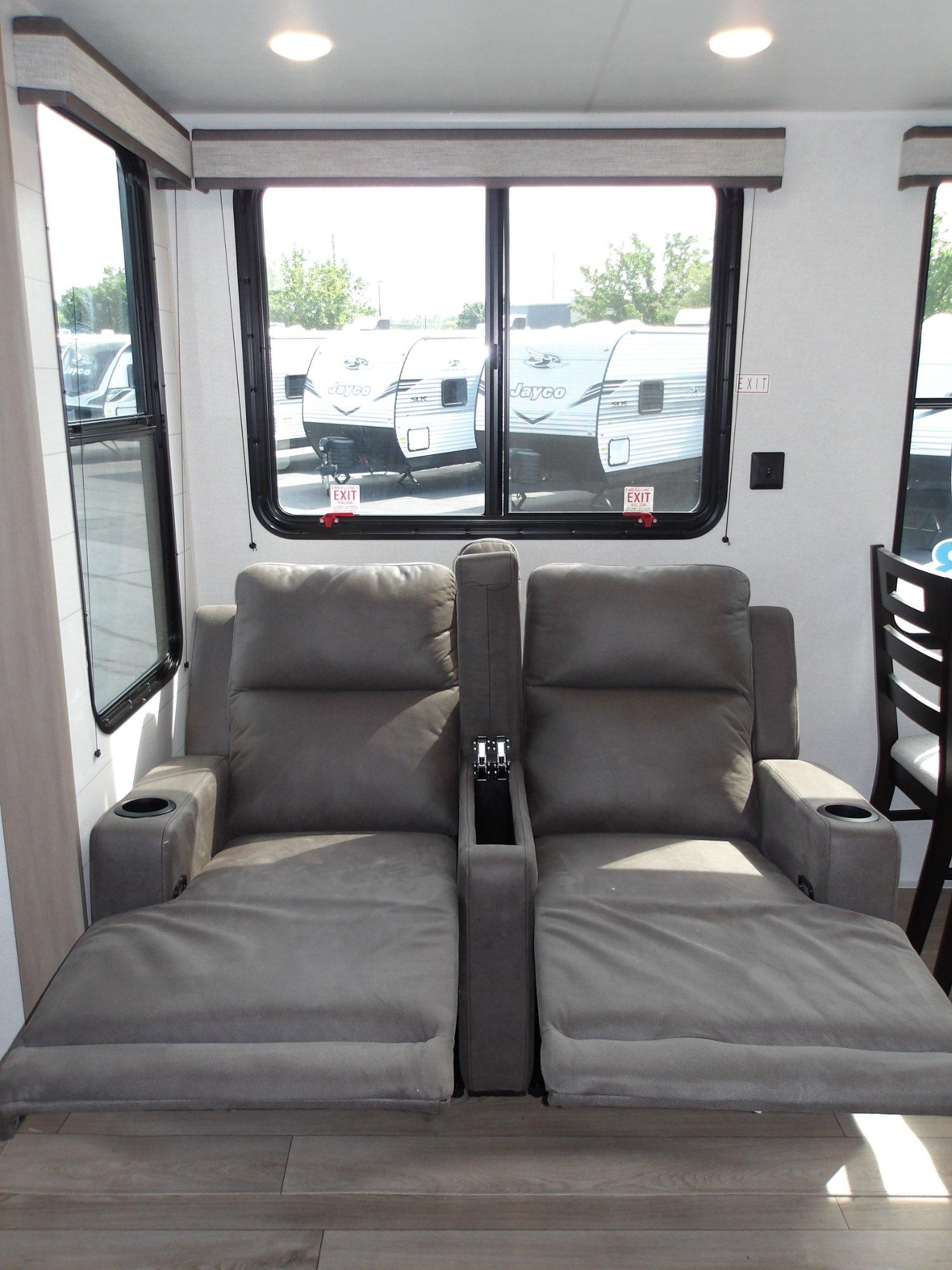 2027 Jayco 2027 Jayco Jay Flight Bungalow - thumbnail 22
