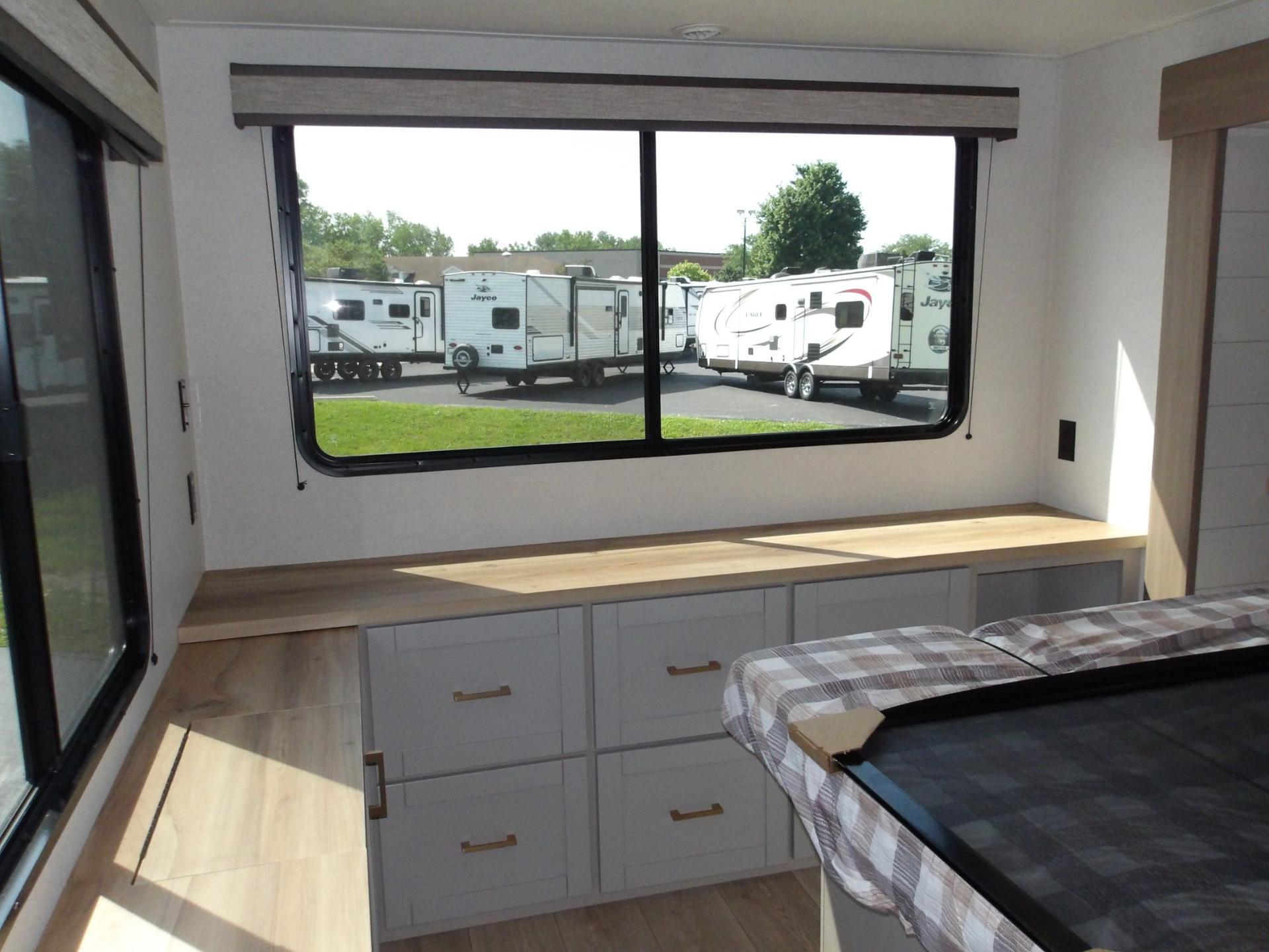 2027 Jayco 2027 Jayco Jay Flight Bungalow - thumbnail 48