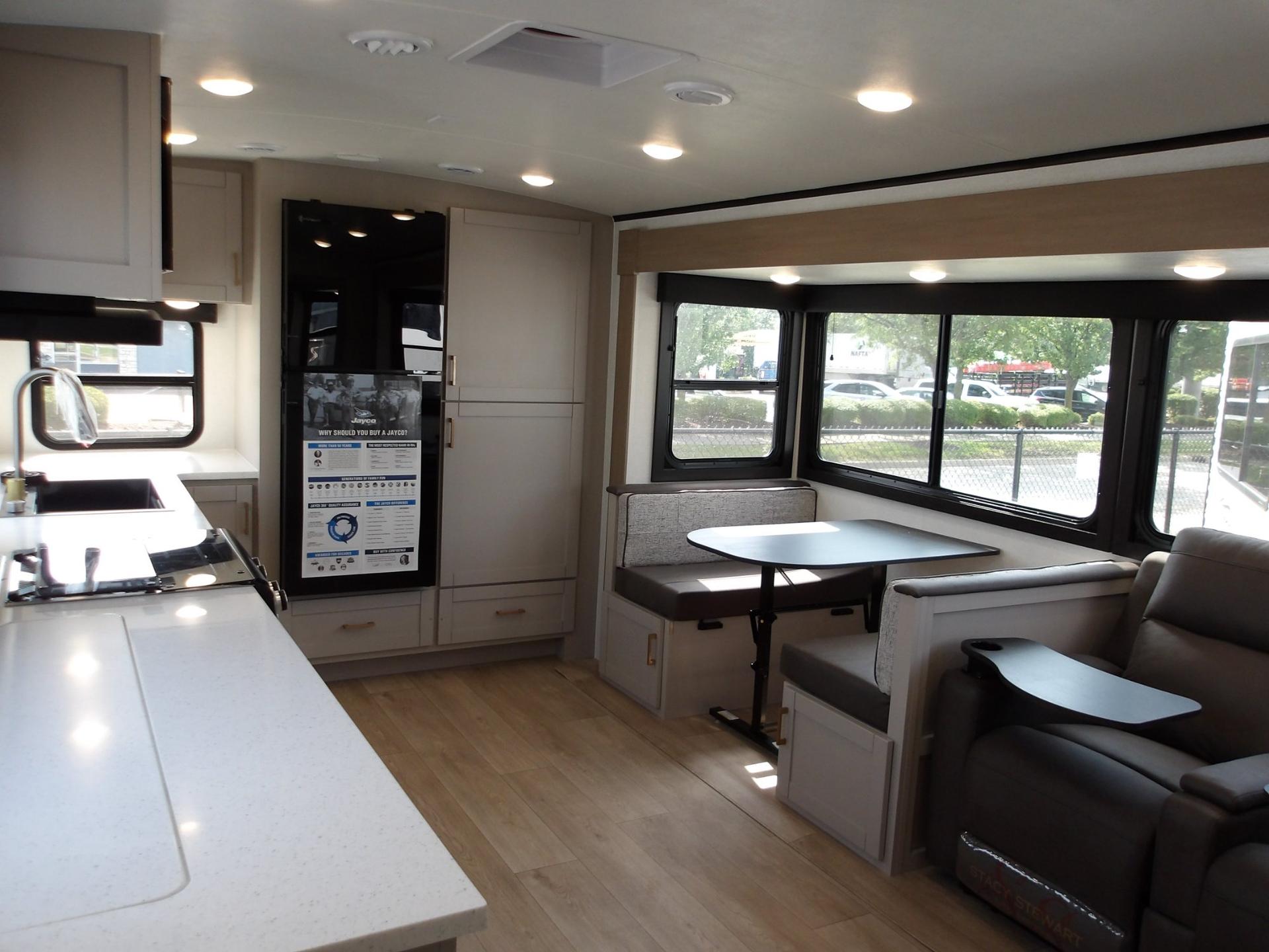 2027 Jayco 2027 Jayco Jay Feather - thumbnail 10