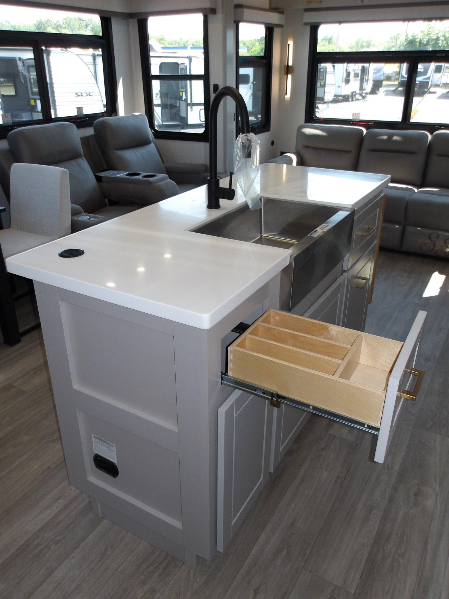 2027 Jayco 2027 Jayco North Point - thumbnail 23
