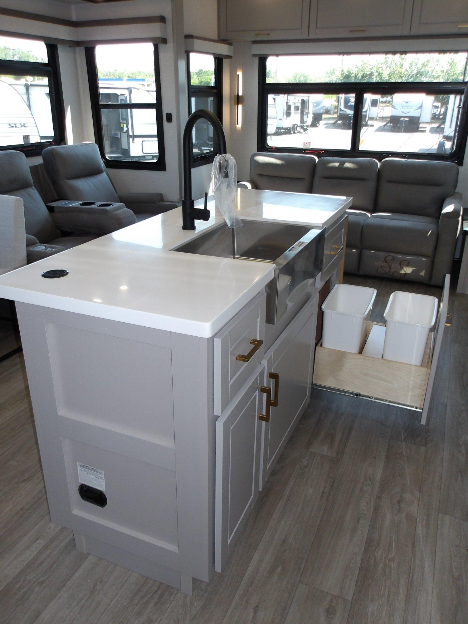 2027 Jayco 2027 Jayco North Point - thumbnail 29
