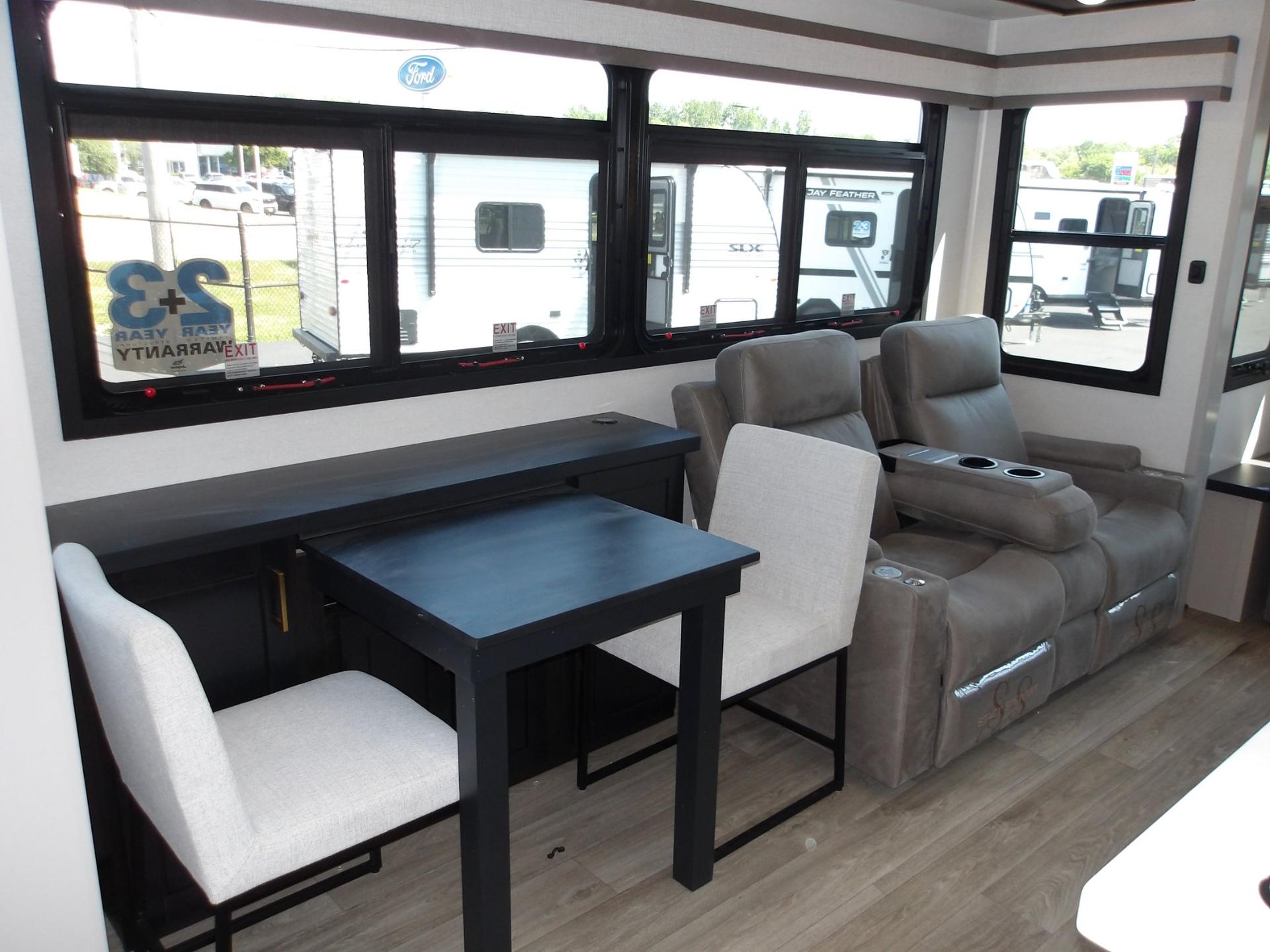 2027 Jayco 2027 Jayco North Point - thumbnail 32