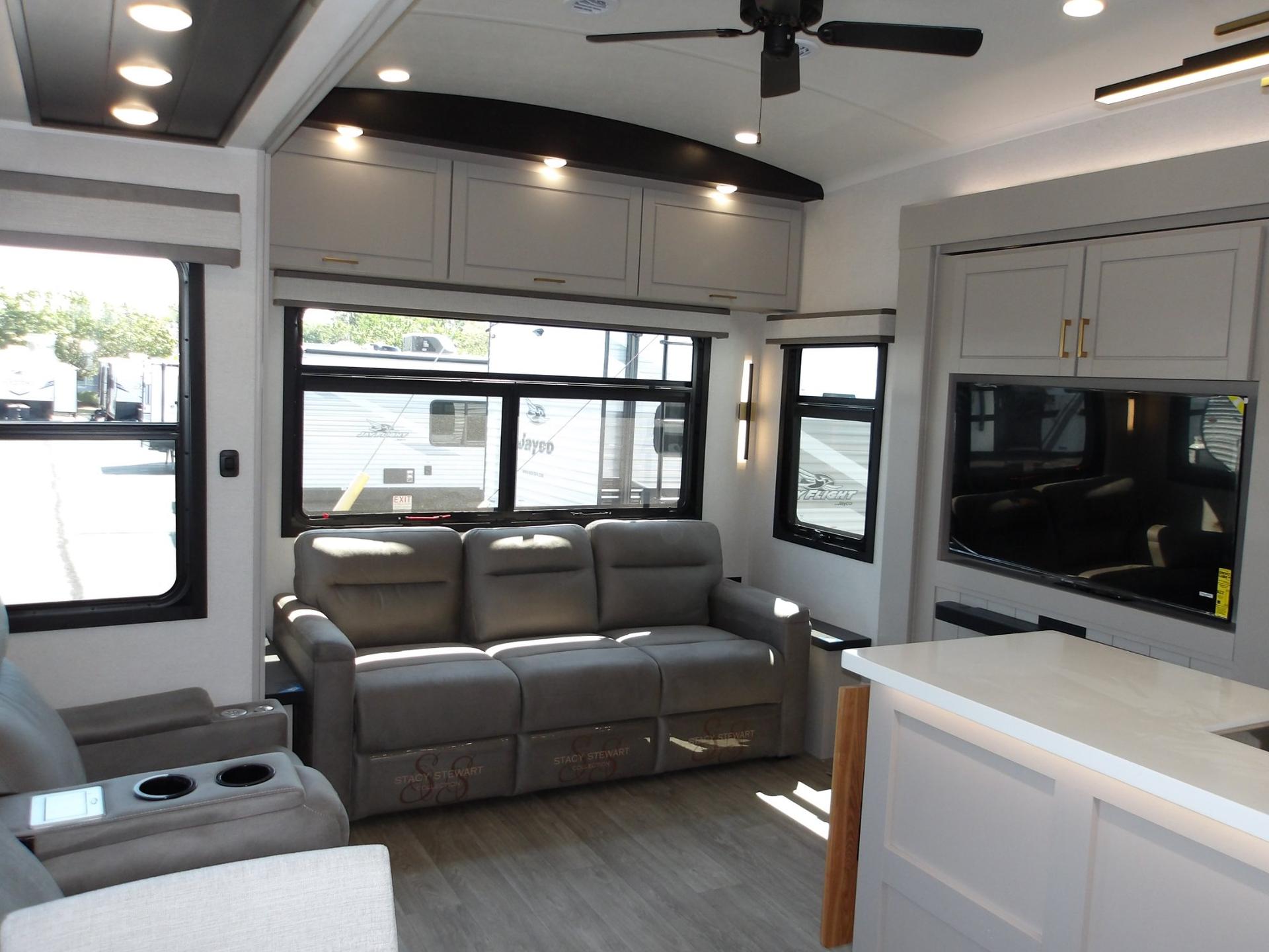 2027 Jayco 2027 Jayco North Point - thumbnail 35