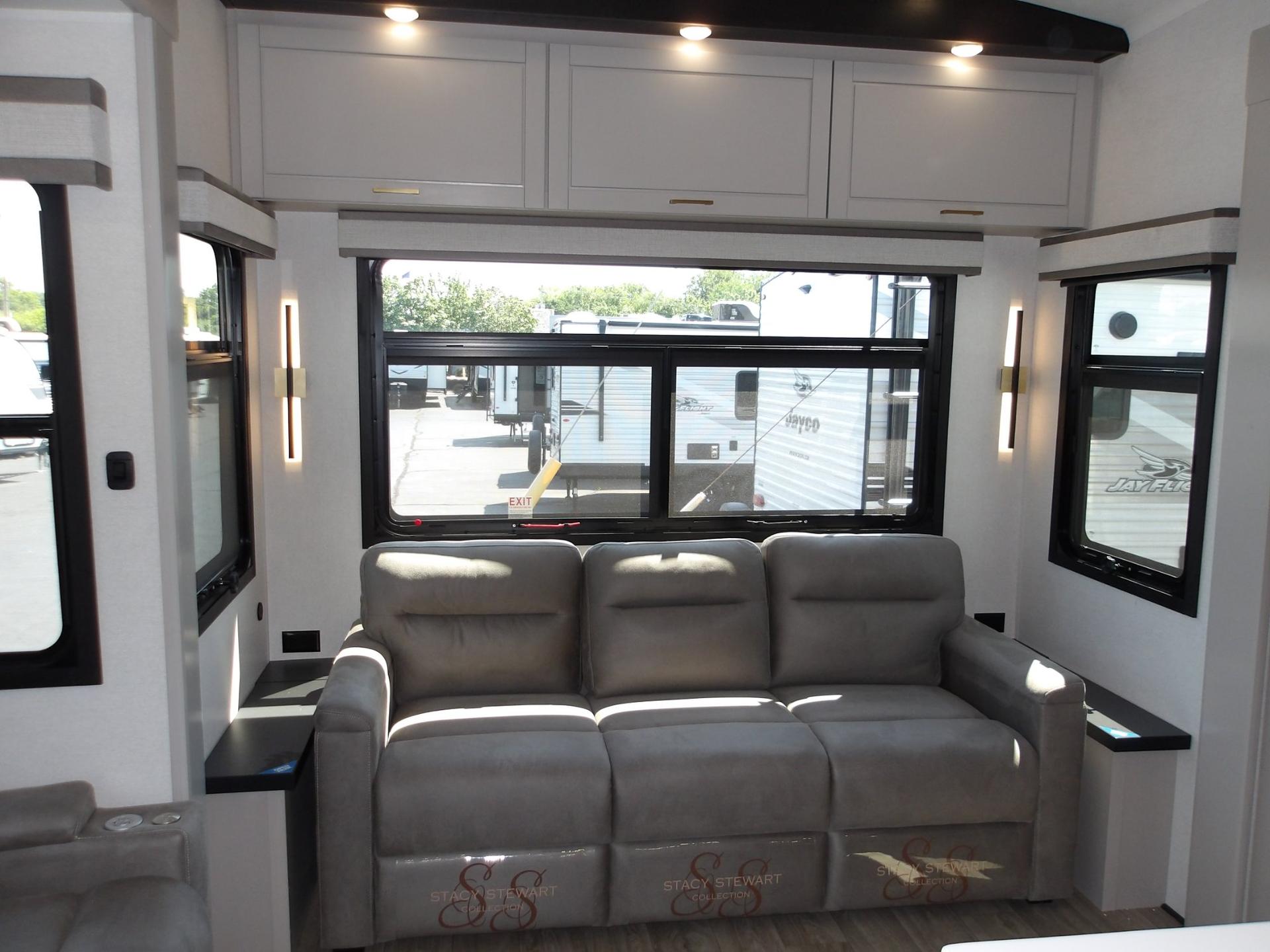 2027 Jayco 2027 Jayco North Point - thumbnail 37