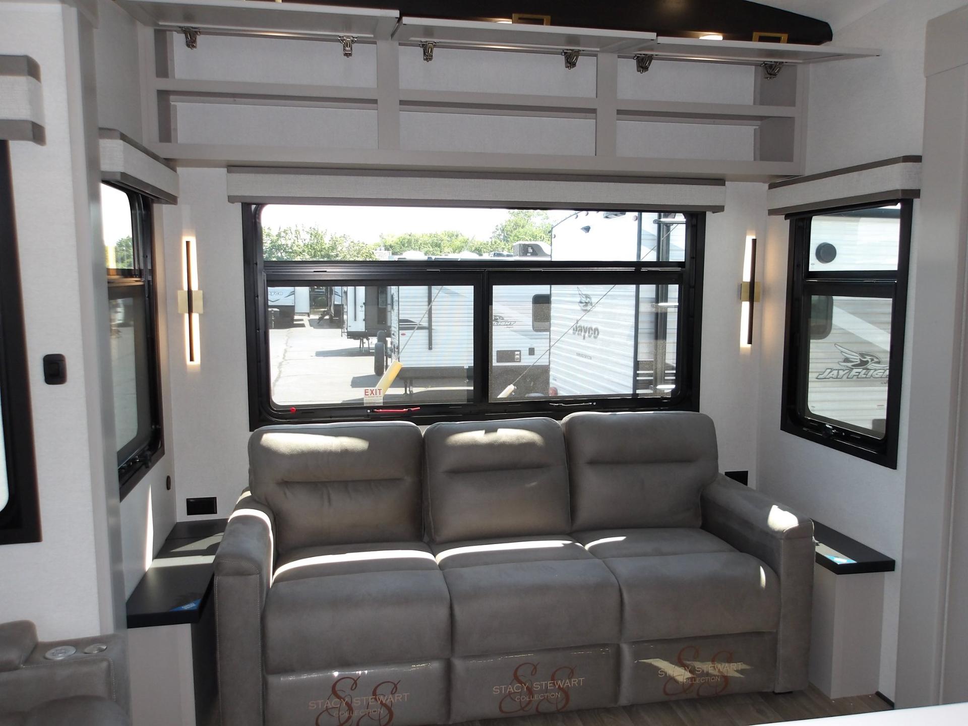 2027 Jayco 2027 Jayco North Point - thumbnail 38