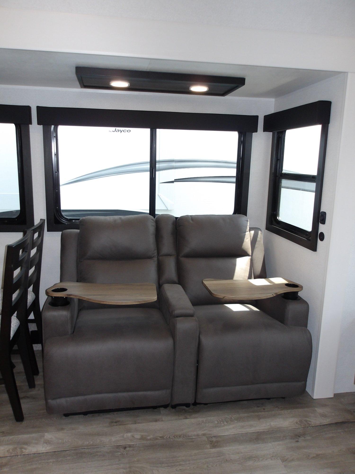 2027 Jayco 2027 Jayco Eagle - thumbnail 34