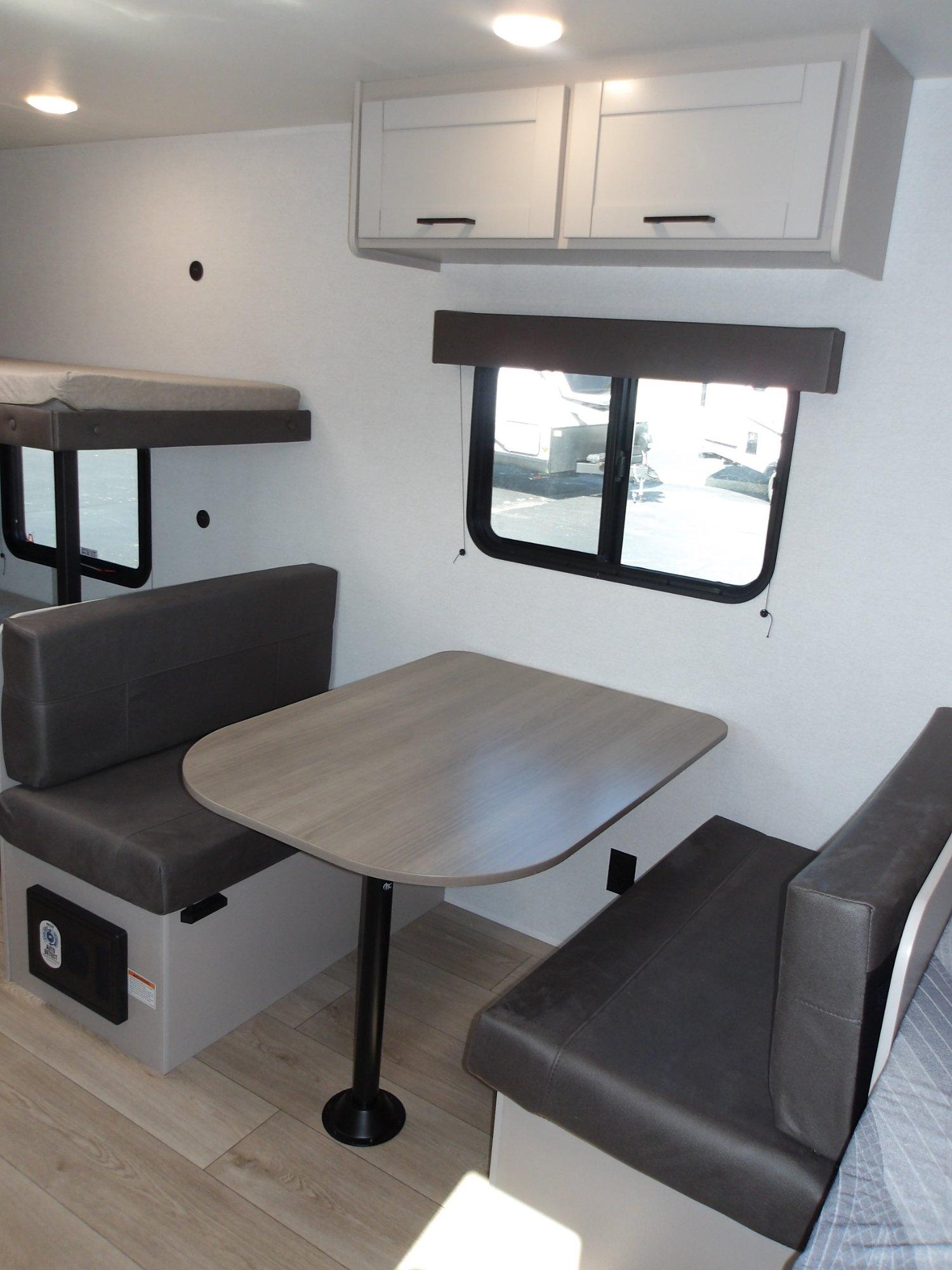 2027 Jayco 2027 Jayco Jay Flight - thumbnail 9