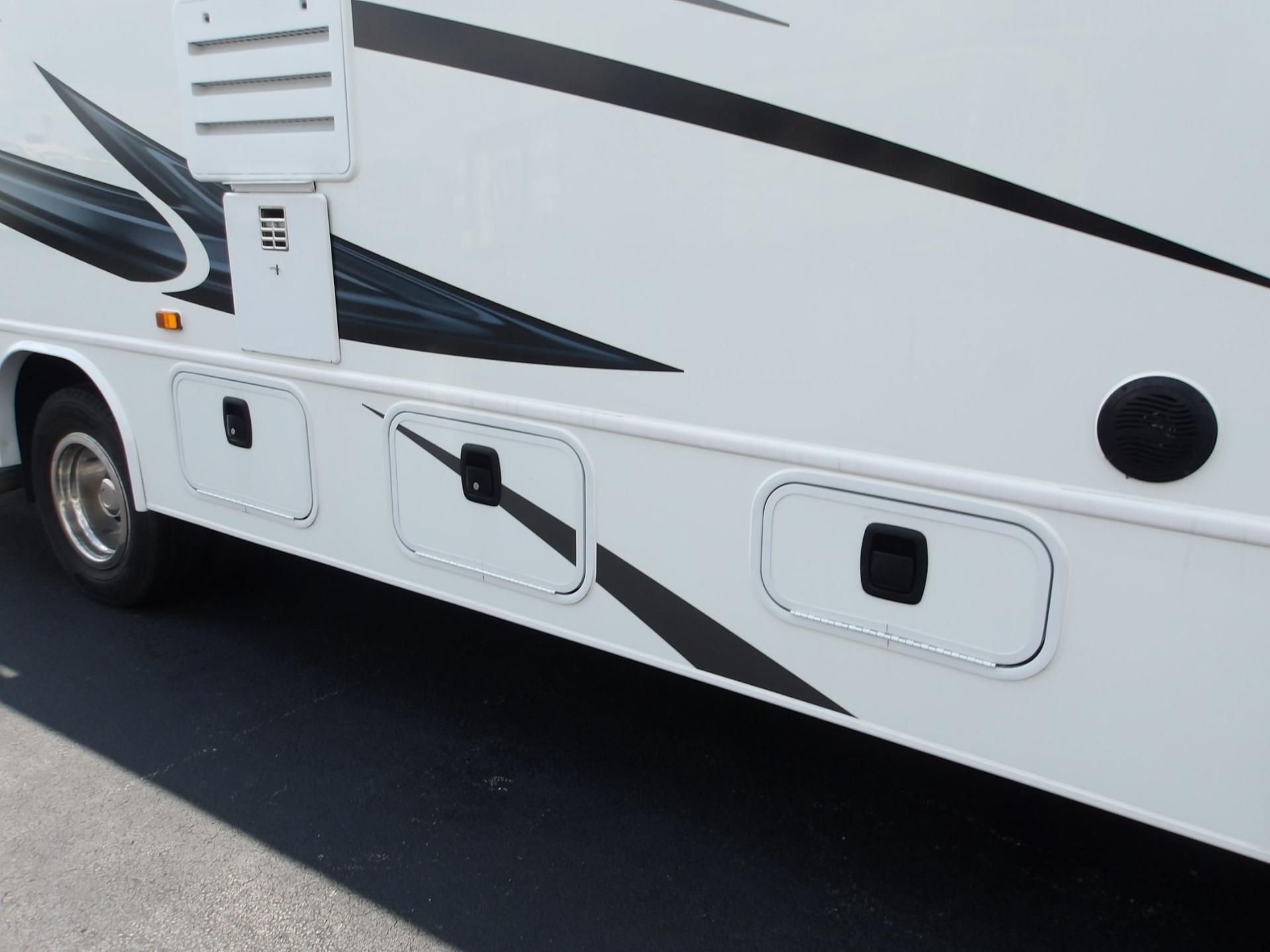 2022 Jayco 2022 Jayco Greyhawk - thumbnail 3