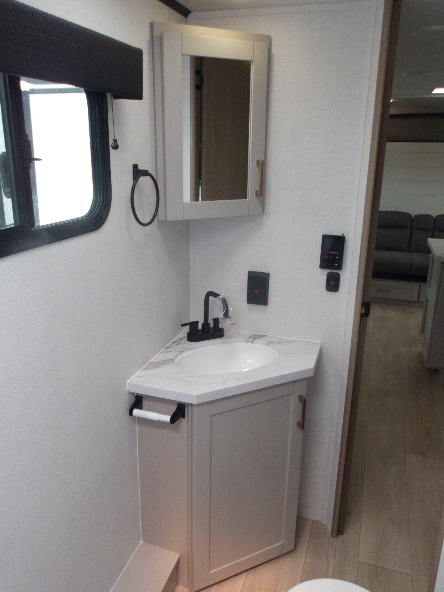 2027 Jayco 2027 Jayco Jay Feather - thumbnail 31