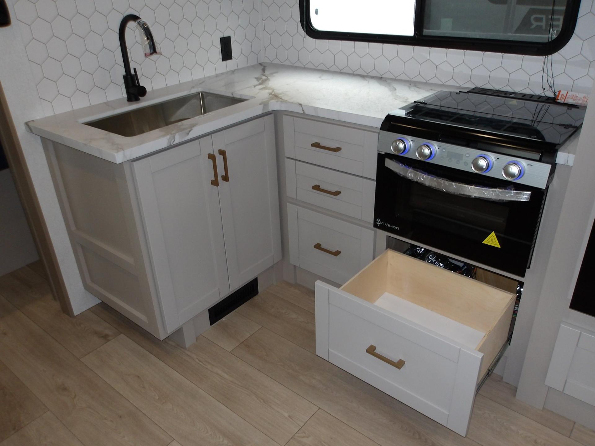 2027 Jayco 2027 Jayco Jay Feather - thumbnail 29