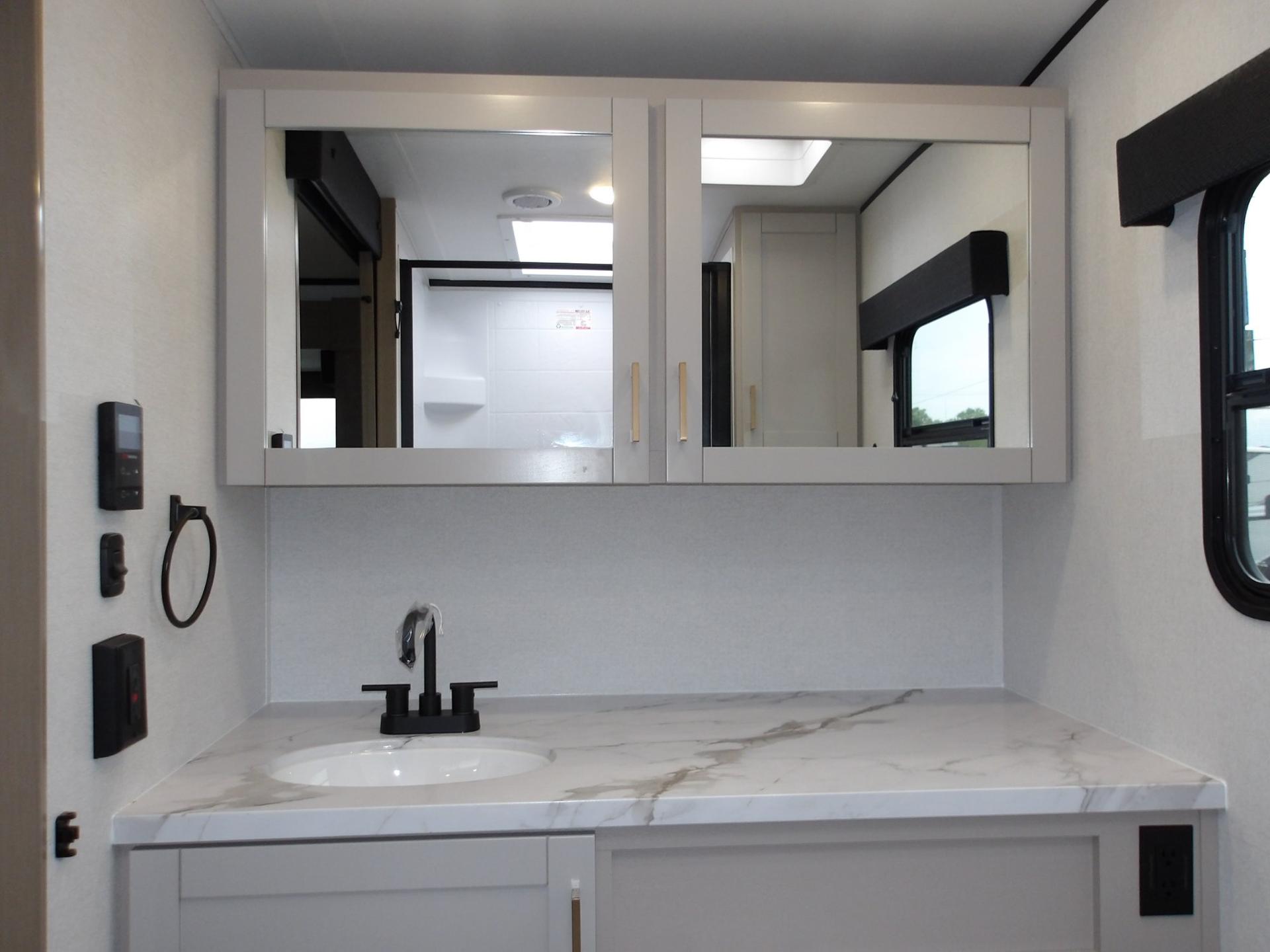 2027 Jayco 2027 Jayco Jay Feather - thumbnail 39
