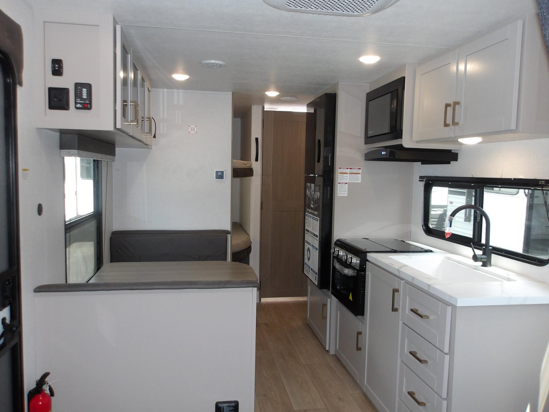 2027 Jayco 2027 Jayco Jay Flight - thumbnail 9