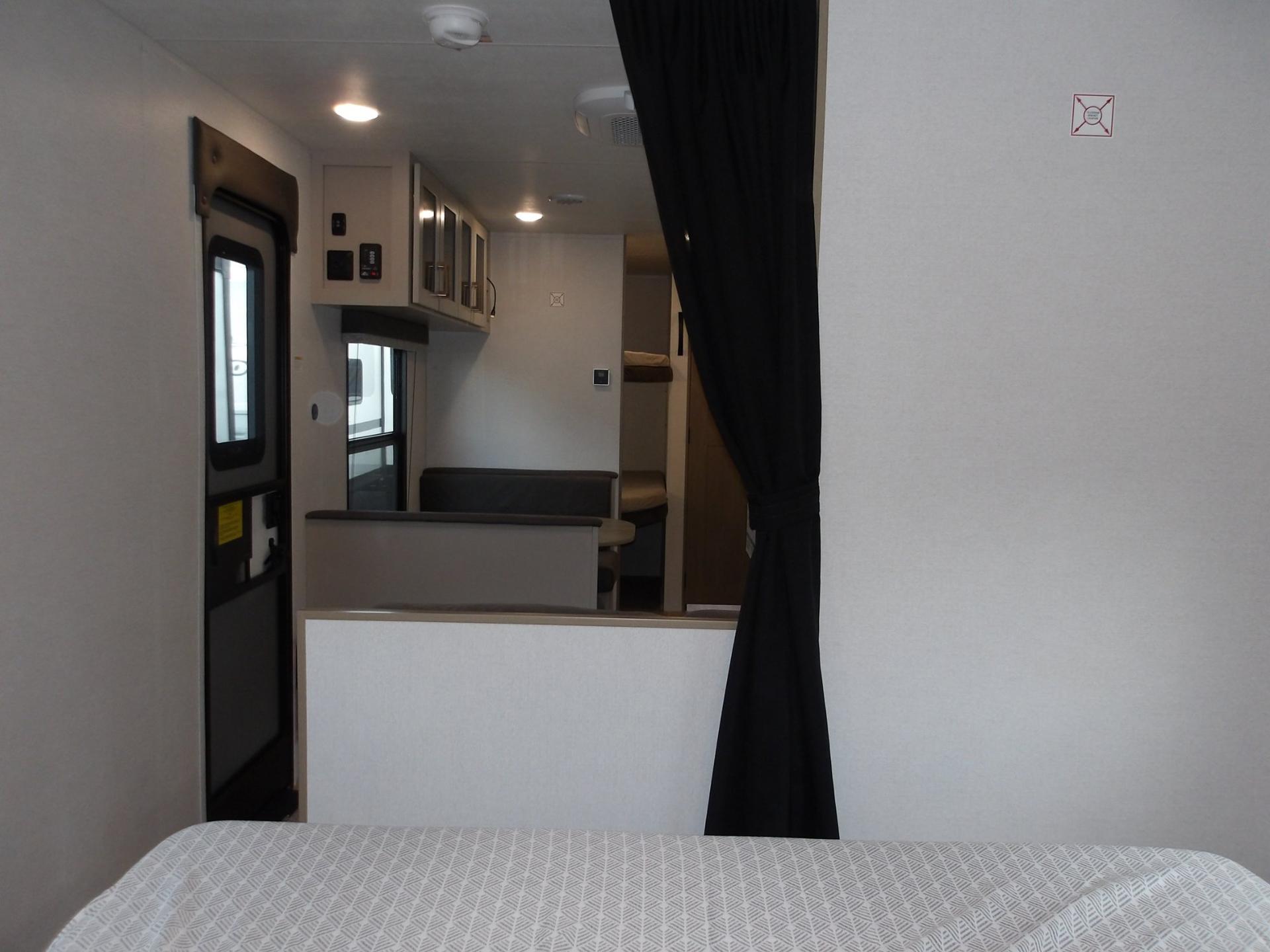 2027 Jayco 2027 Jayco Jay Flight - thumbnail 38