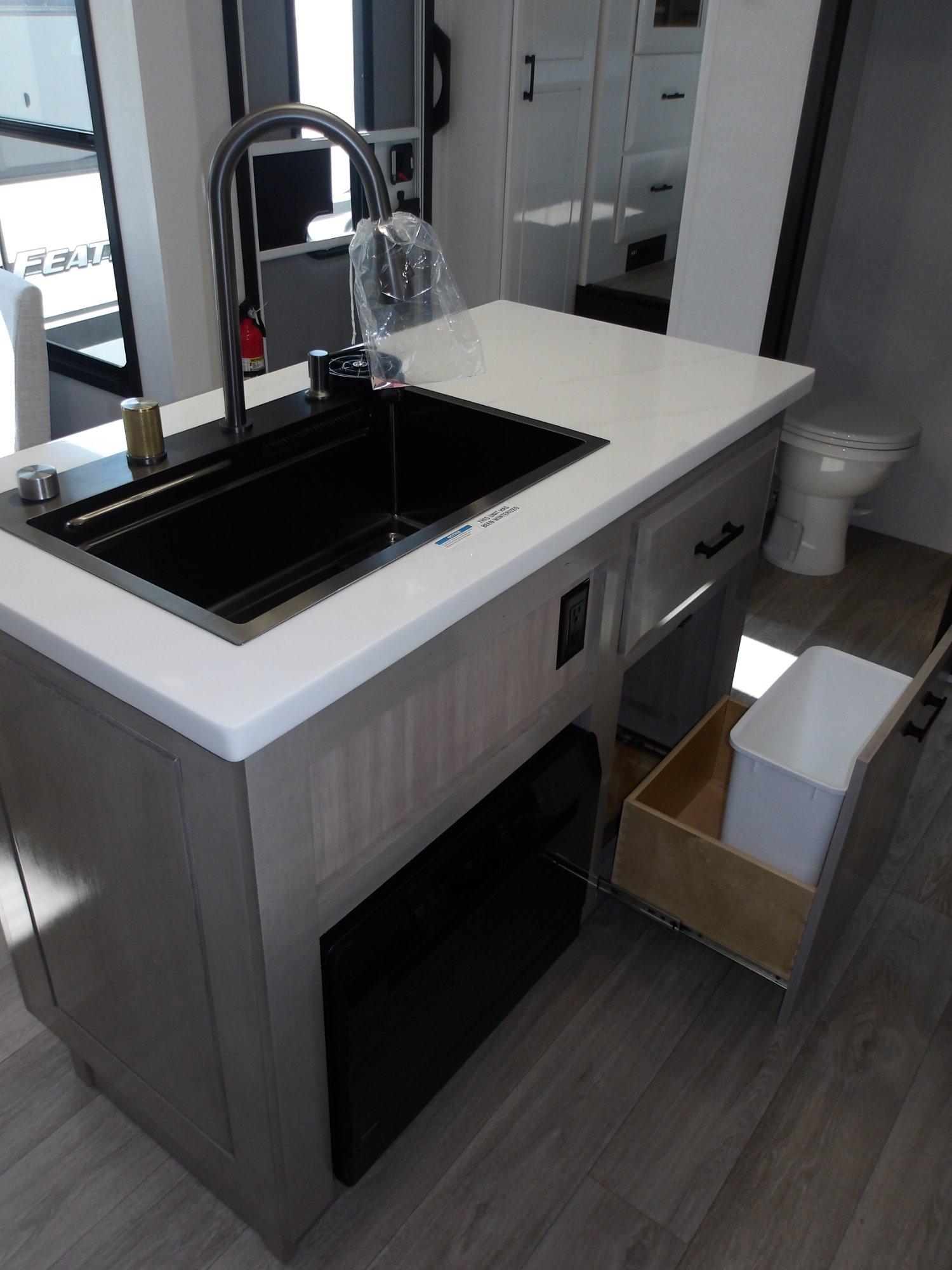 2027 Jayco 2027 Jayco Pinnacle - thumbnail 30