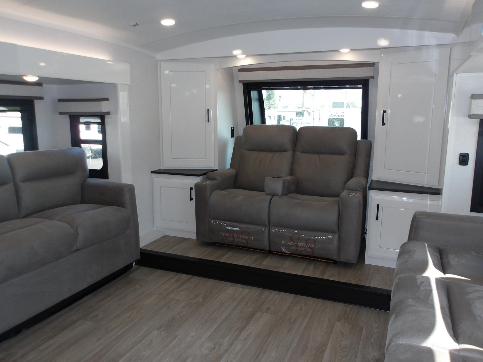 2027 Jayco 2027 Jayco Pinnacle - thumbnail 38