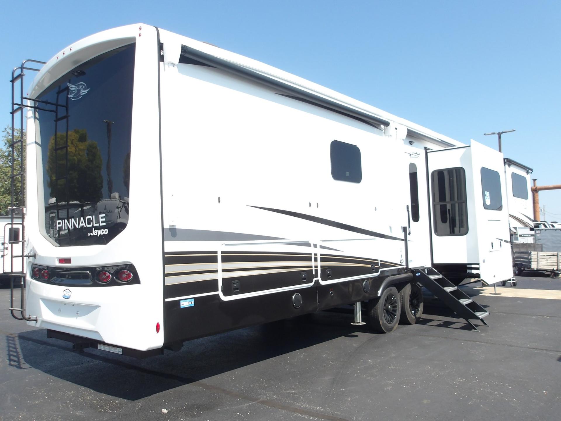 2027 Jayco 2027 Jayco Pinnacle - thumbnail 9
