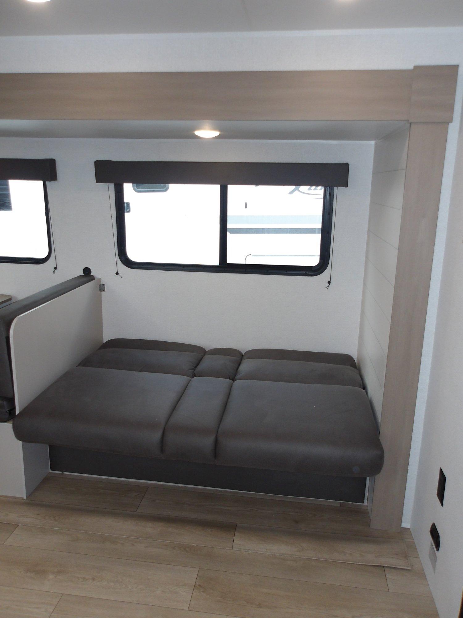 2027 Jayco 2027 Jayco Jay Flight - thumbnail 13
