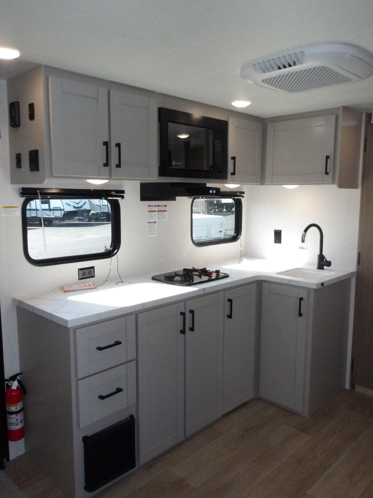 2027 Jayco 2027 Jayco Jay Flight - thumbnail 12