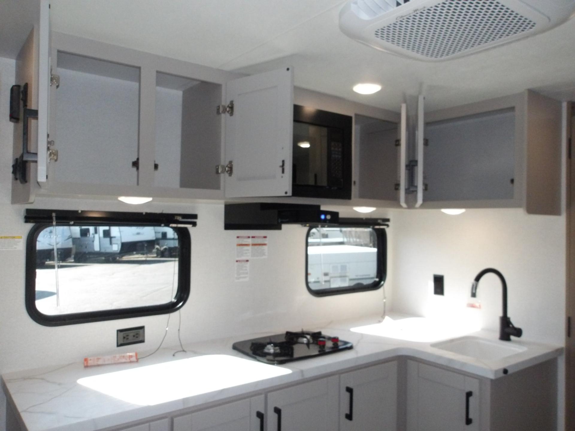 2027 Jayco 2027 Jayco Jay Flight - thumbnail 17