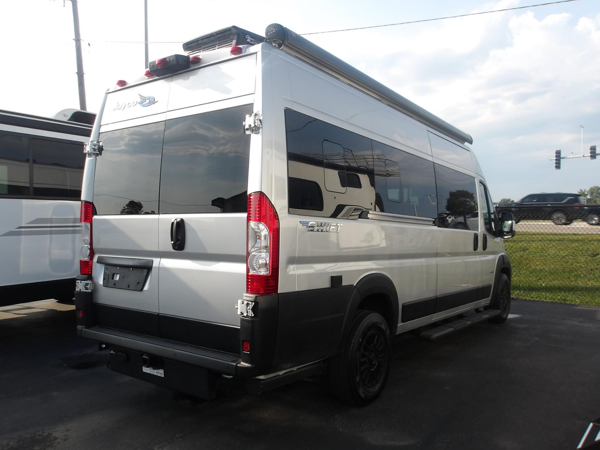 2027 Jayco 2027 Jayco Swift - thumbnail 3