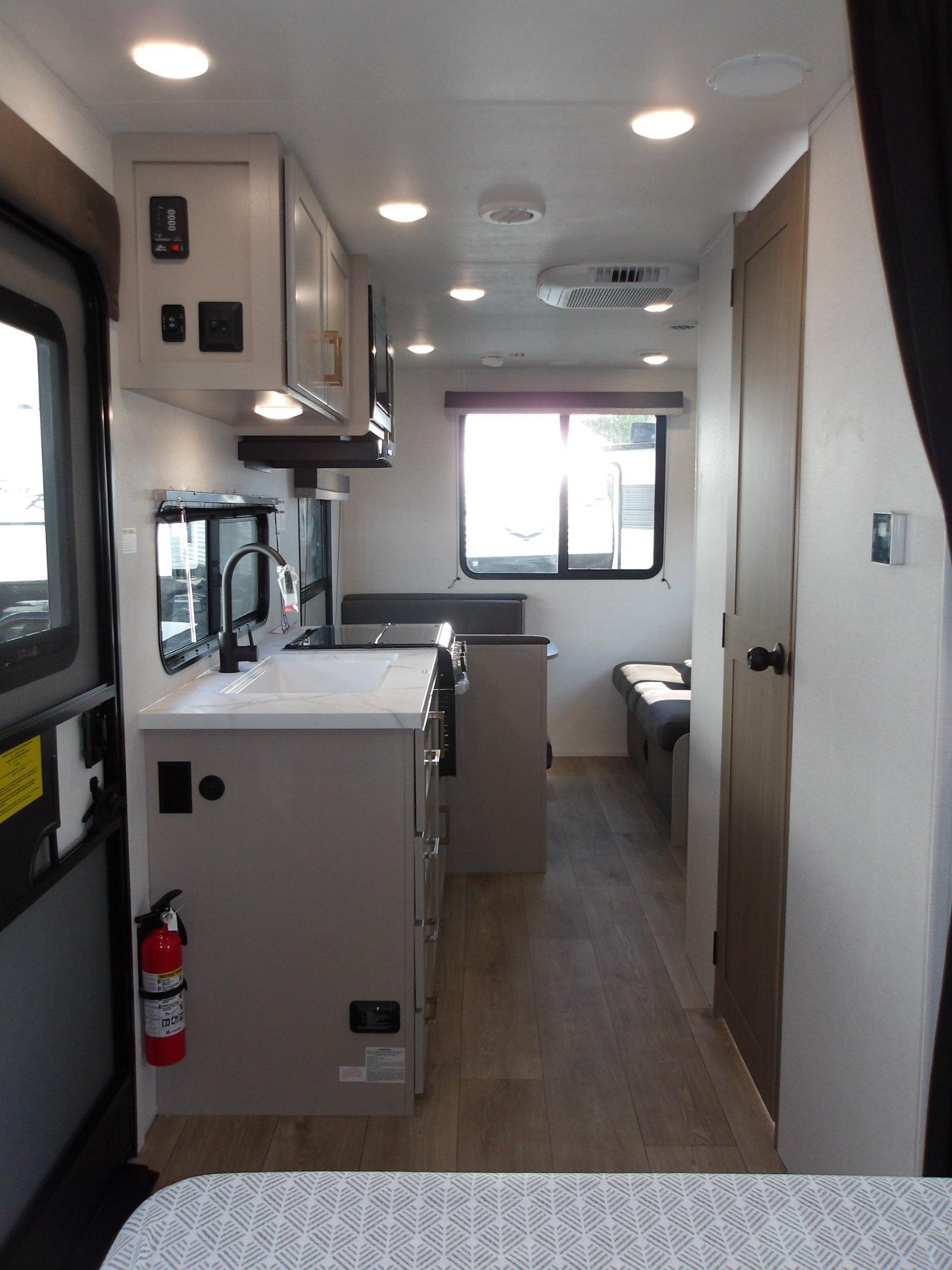 2027 Jayco 2027 Jayco Jay Flight - thumbnail 7