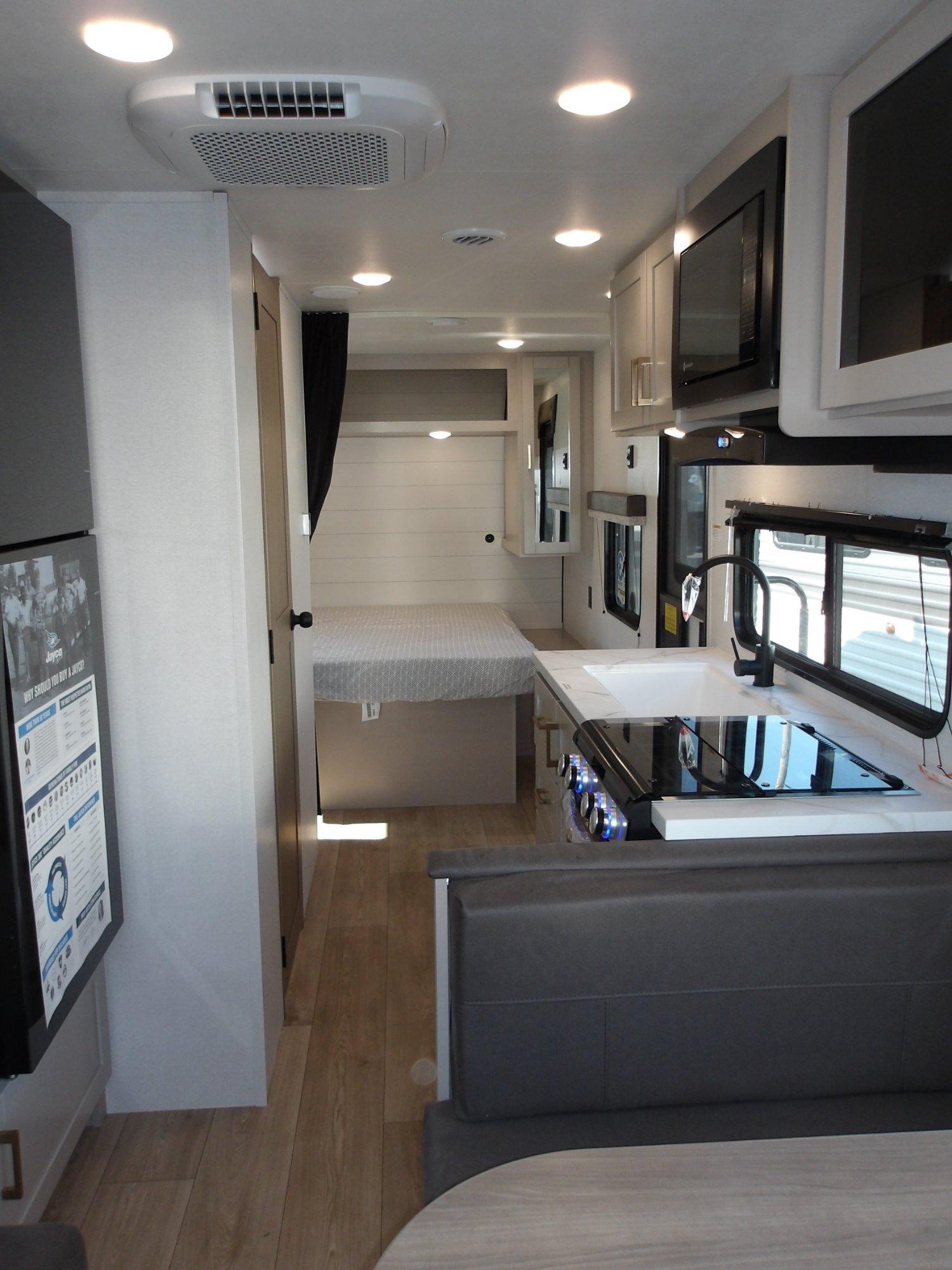 2027 Jayco 2027 Jayco Jay Flight - thumbnail 24
