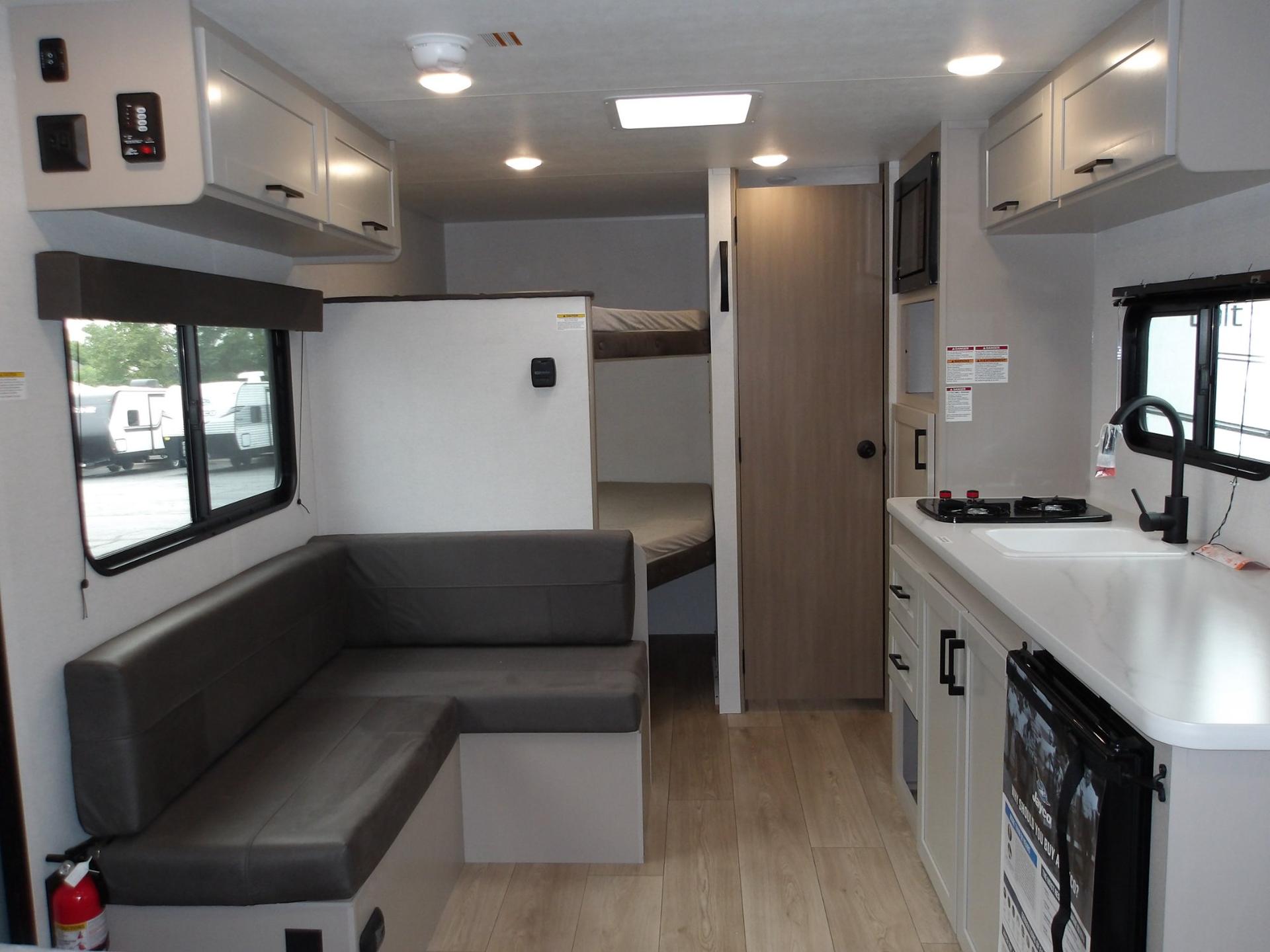 2027 Jayco 2027 Jayco Jay Flight - thumbnail 8