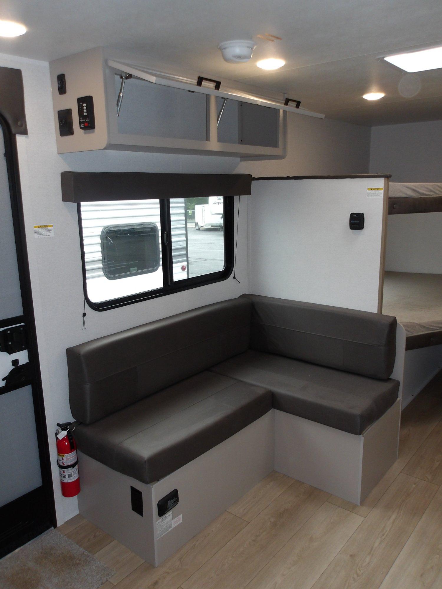 2027 Jayco 2027 Jayco Jay Flight - thumbnail 10