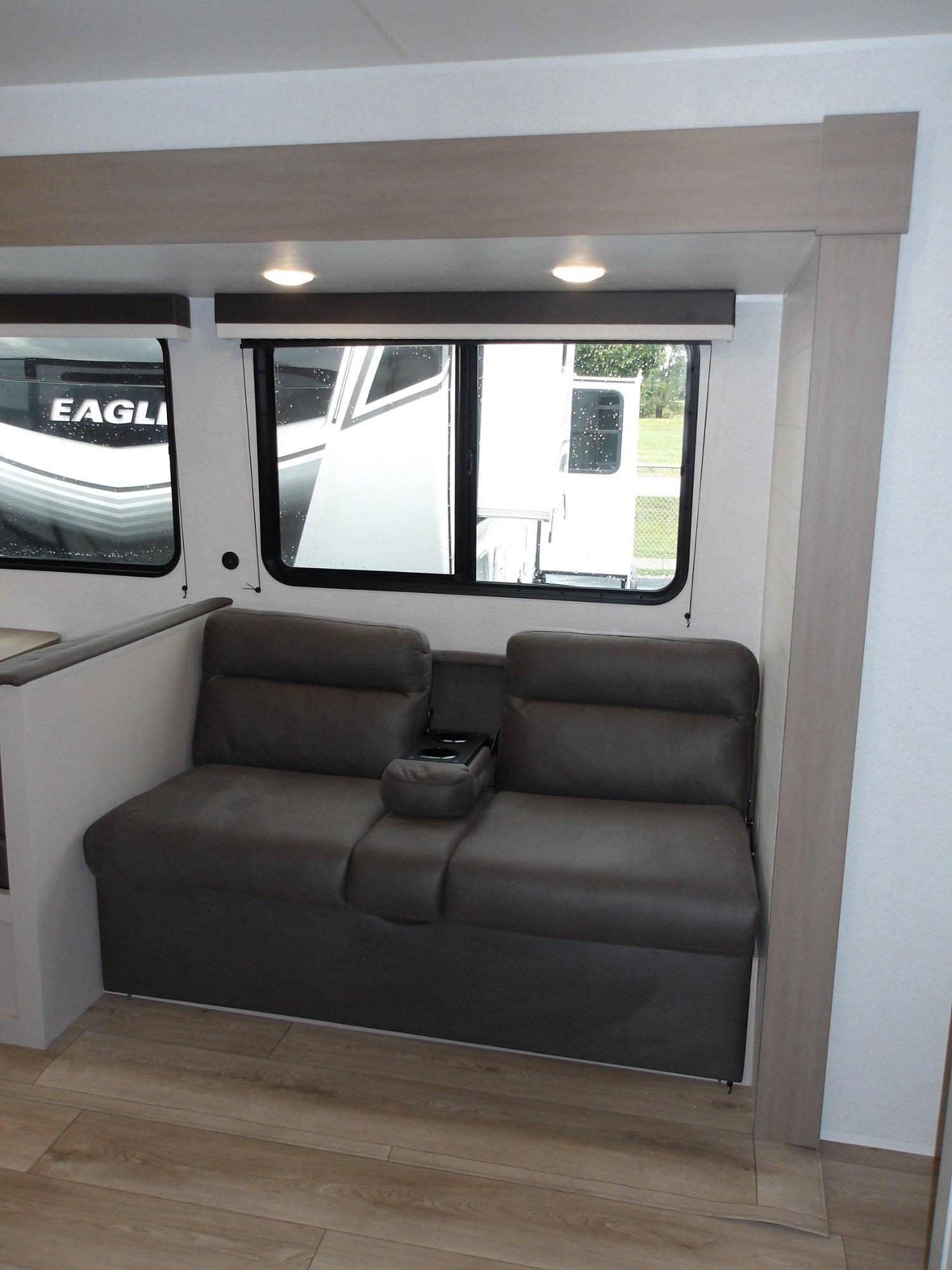 2027 Jayco 2027 Jayco Jay Flight - thumbnail 12
