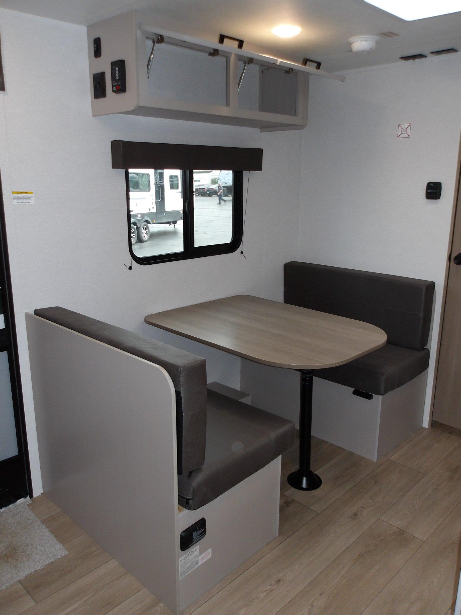 2027 Jayco 2027 Jayco Jay Flight - thumbnail 15