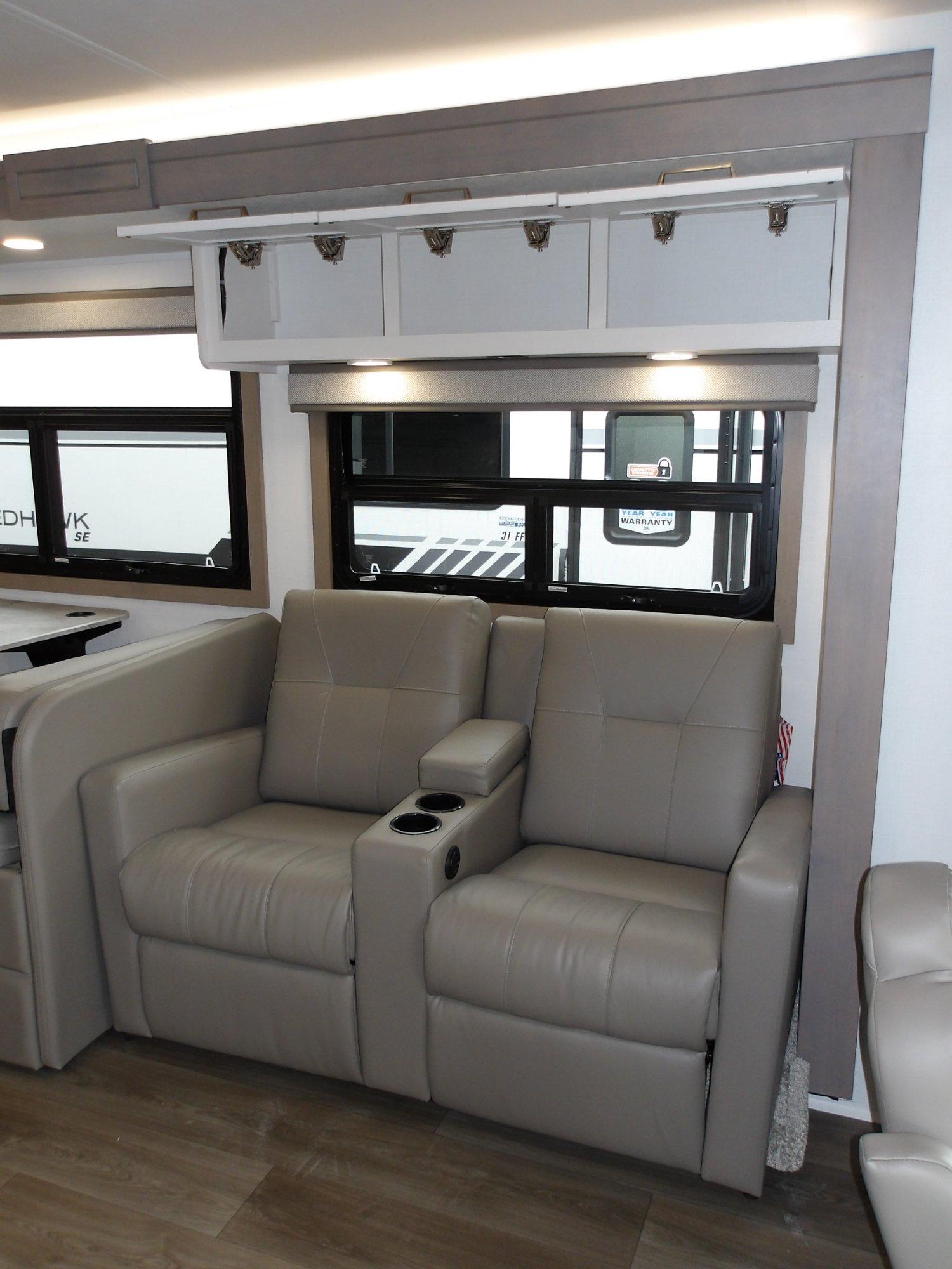 2027 Jayco 2027 Jayco Greyhawk - thumbnail 21