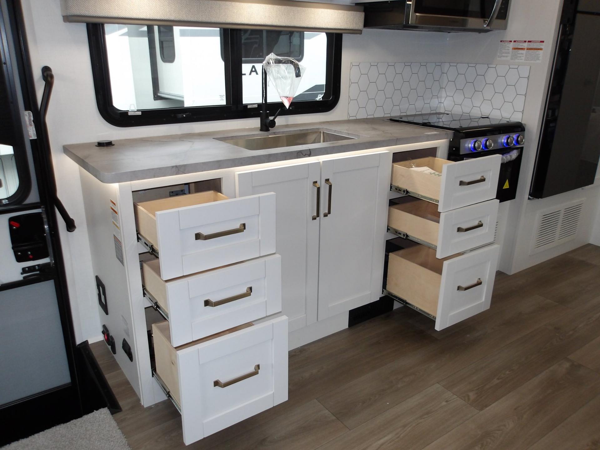 2027 Jayco 2027 Jayco Greyhawk - thumbnail 27
