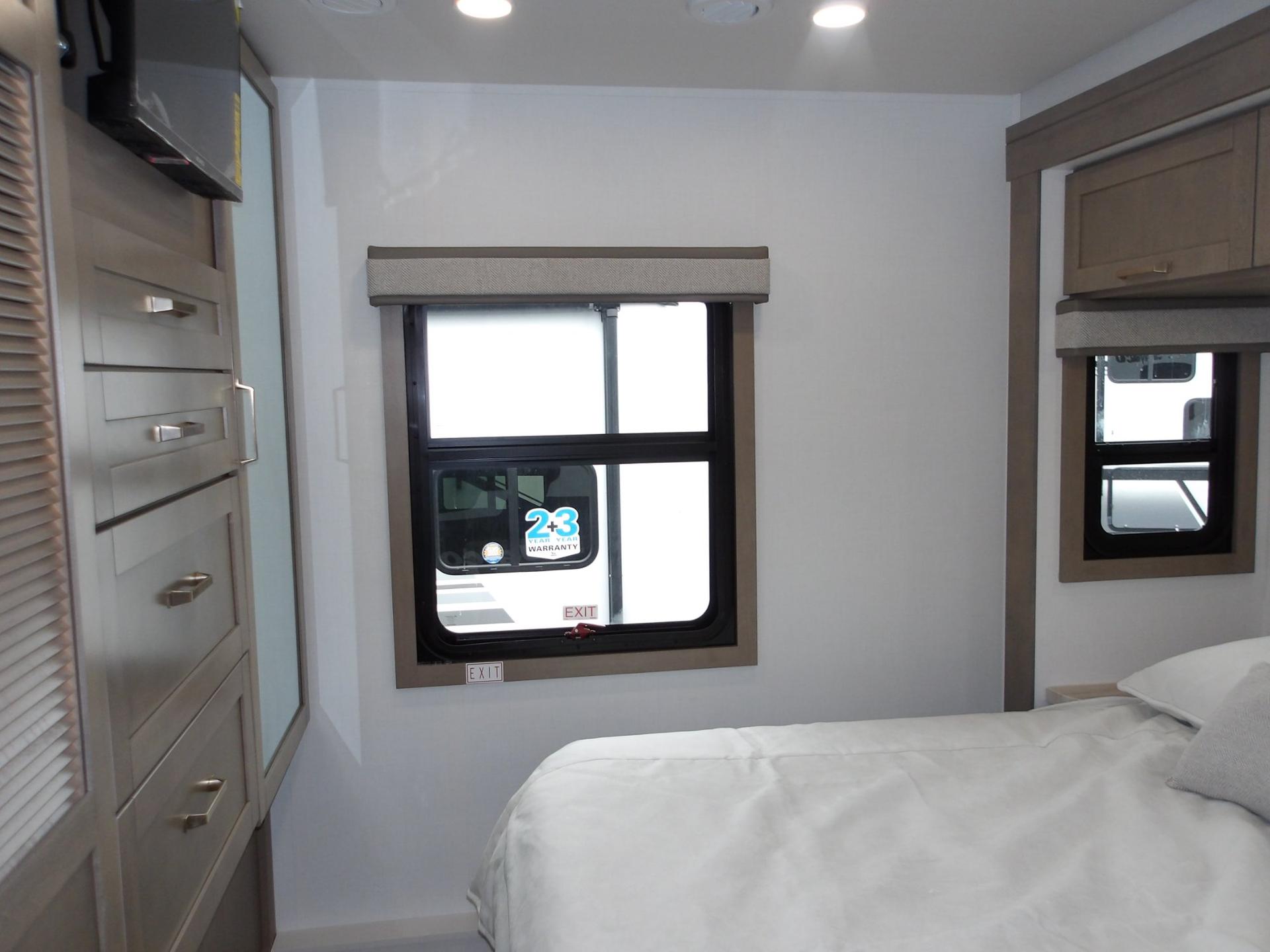 2027 Jayco 2027 Jayco Greyhawk - thumbnail 42