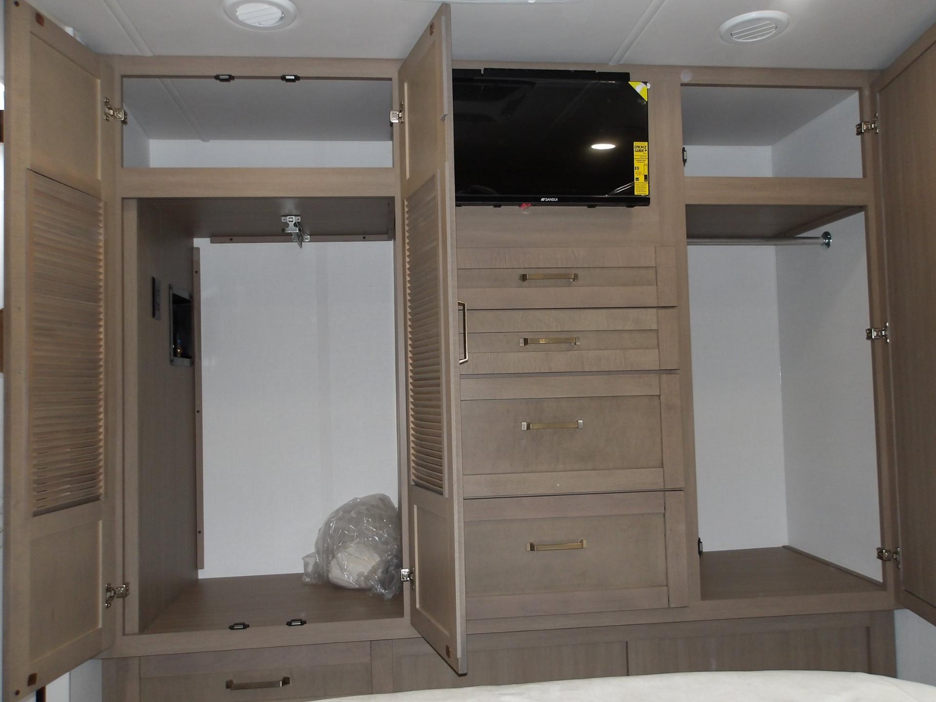 2027 Jayco 2027 Jayco Greyhawk - thumbnail 47