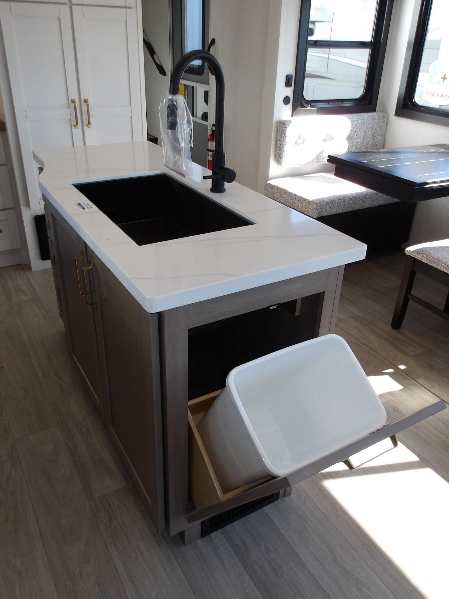 2027 Jayco 2027 Jayco Eagle - thumbnail 24