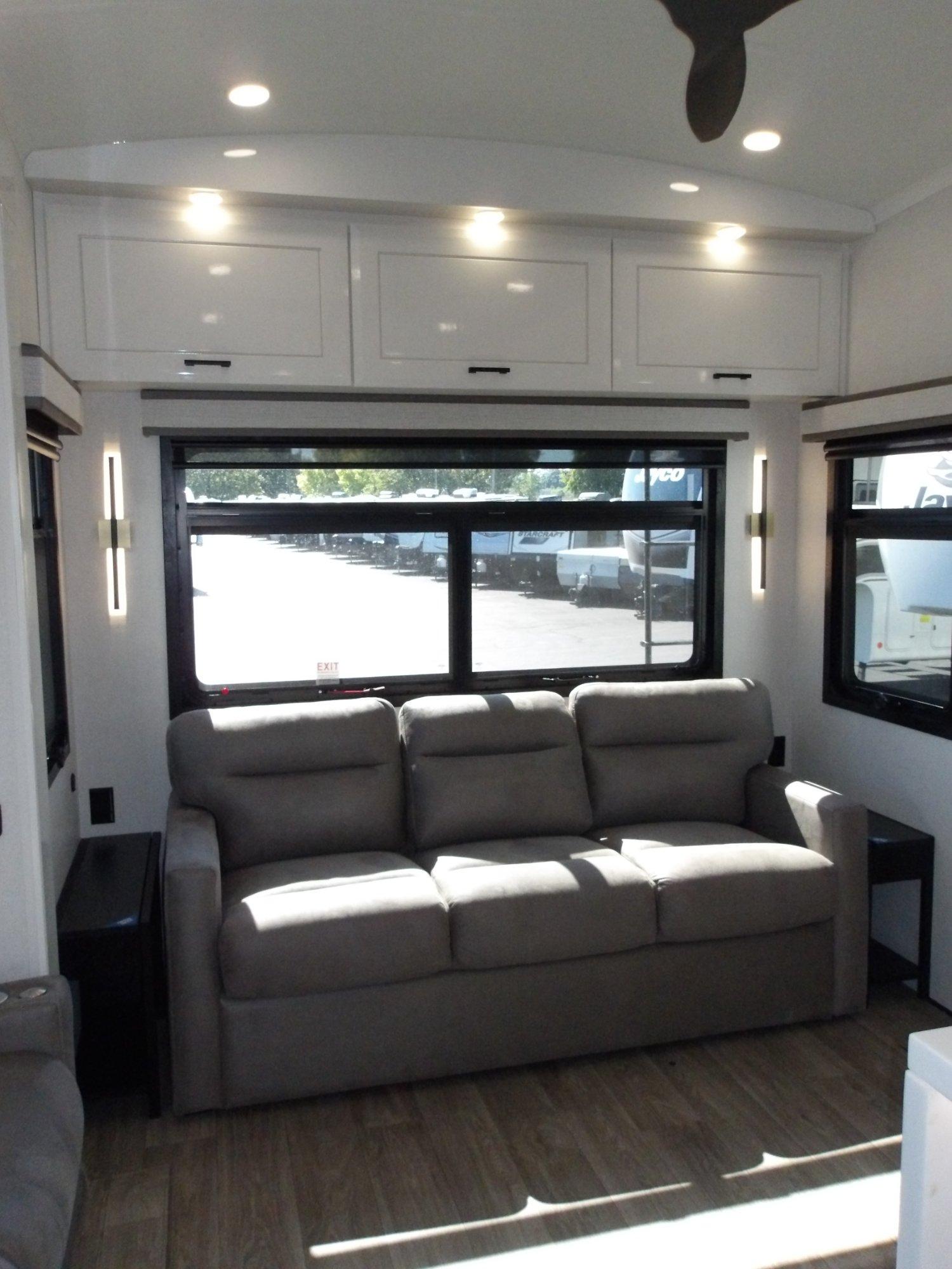 2027 Jayco 2027 Jayco Pinnacle - thumbnail 38