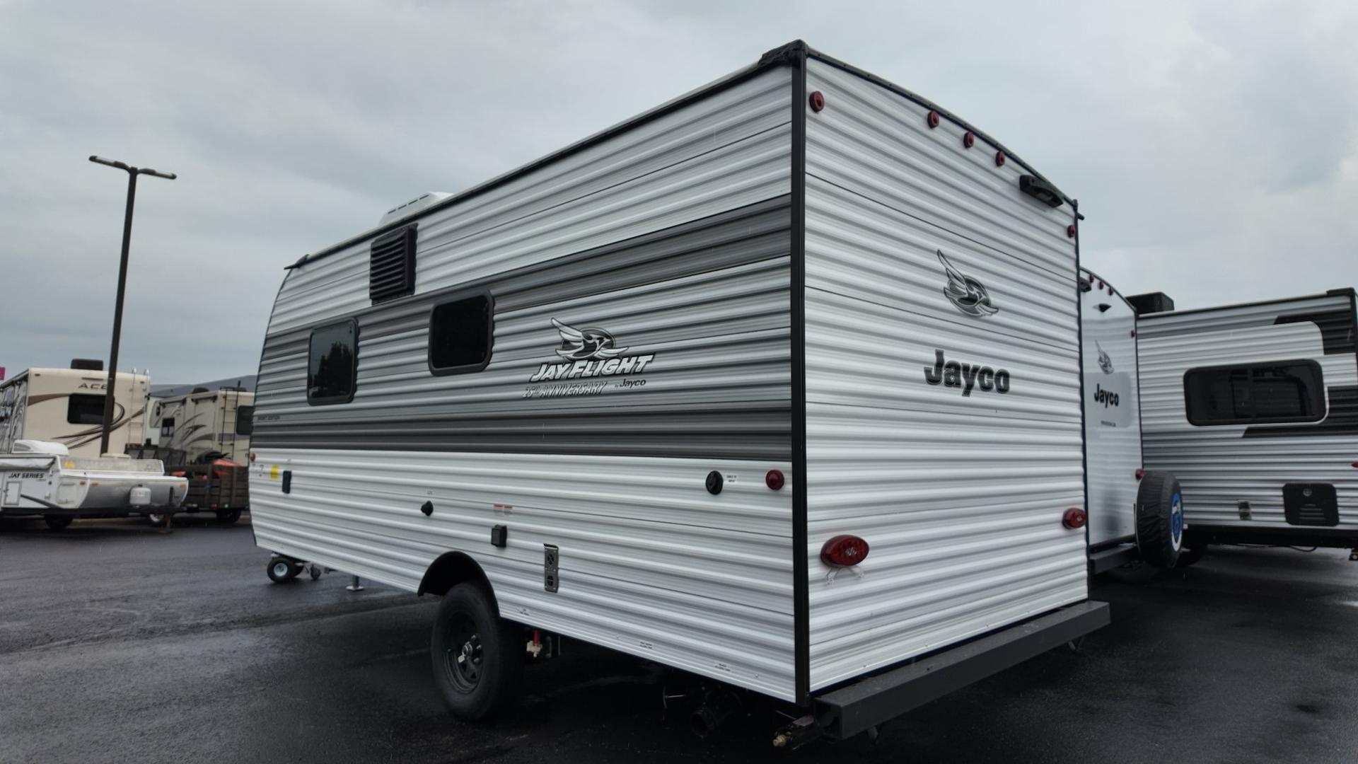 2027 Jayco 2027 Jayco Jay Flight - thumbnail 5