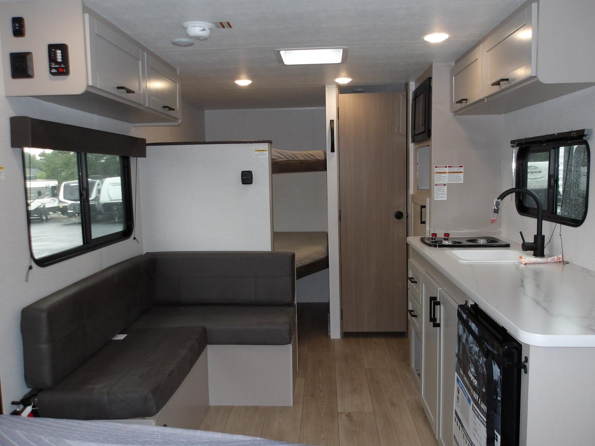 2027 Jayco 2027 Jayco Jay Flight - thumbnail 8