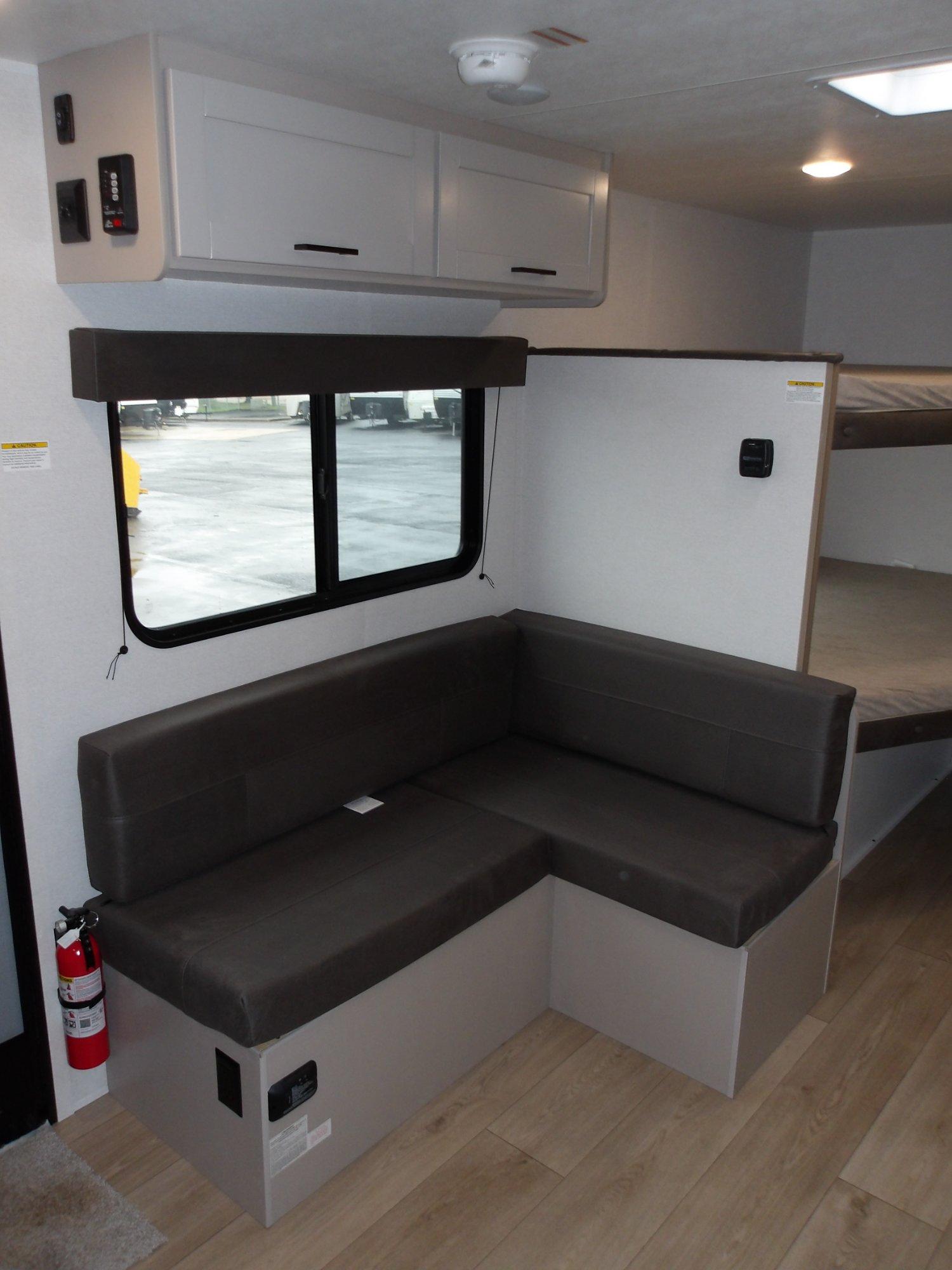 2027 Jayco 2027 Jayco Jay Flight - thumbnail 9