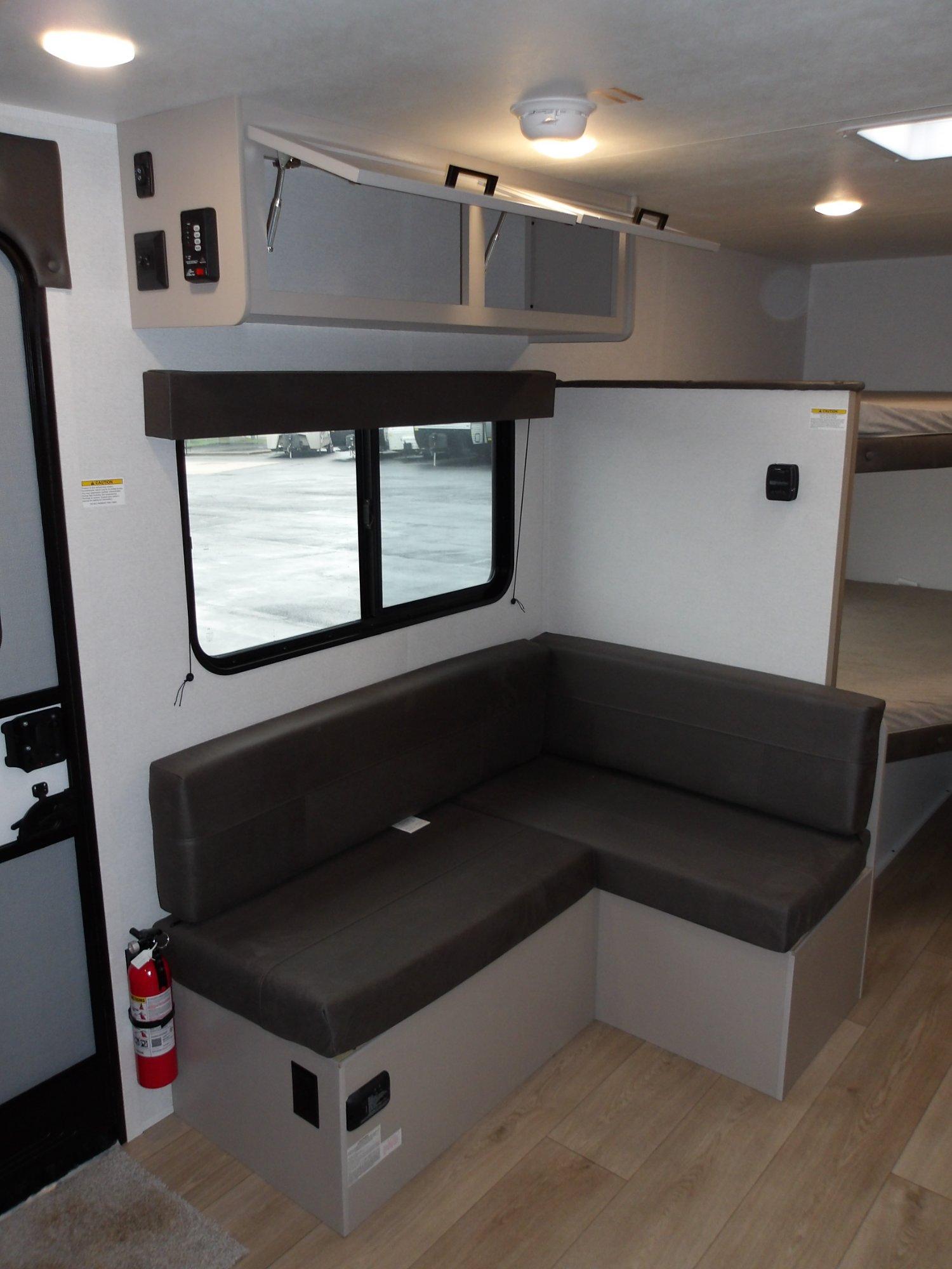 2027 Jayco 2027 Jayco Jay Flight - thumbnail 10