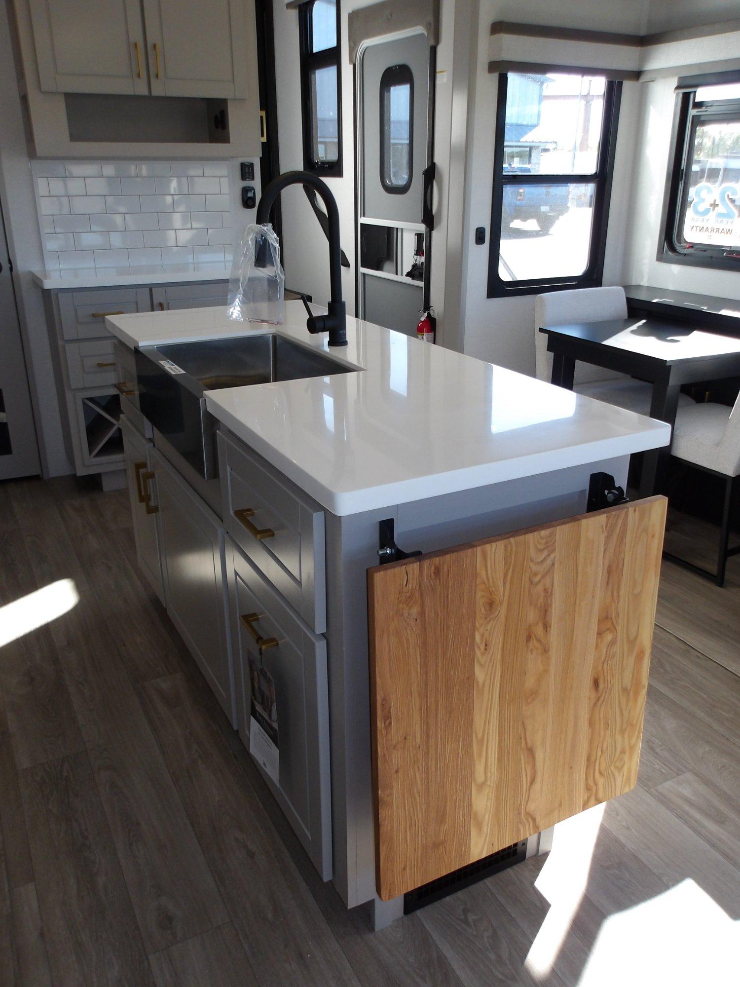 2027 Jayco 2027 Jayco North Point - thumbnail 27