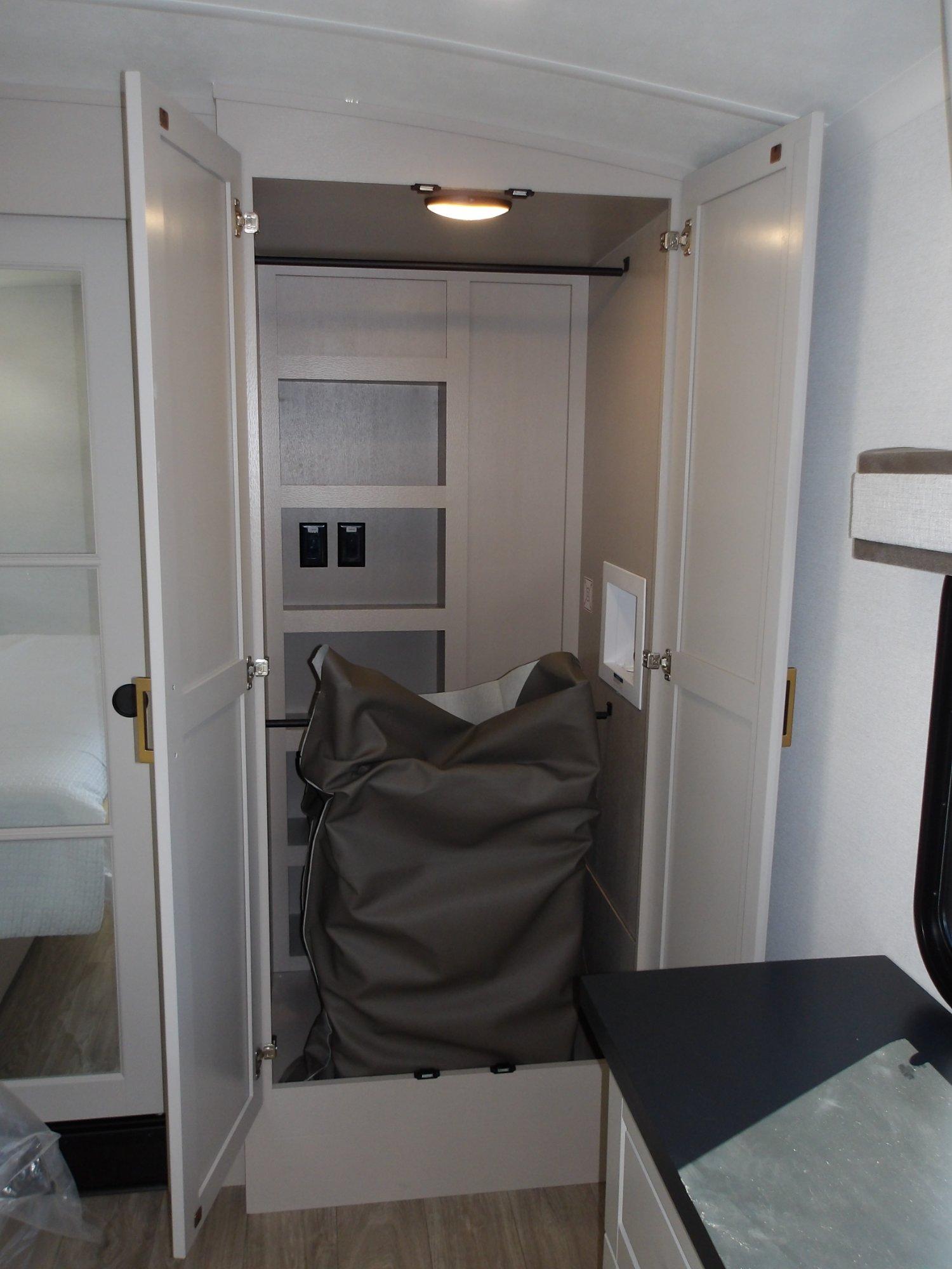 2027 Jayco 2027 Jayco North Point - thumbnail 57