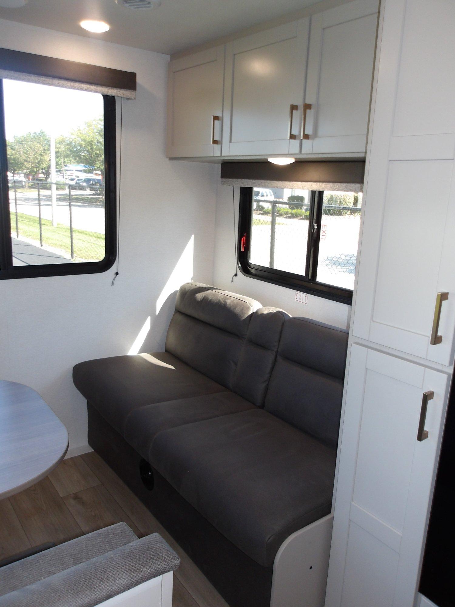 2027 Jayco 2027 Jayco Jay Flight - thumbnail 25
