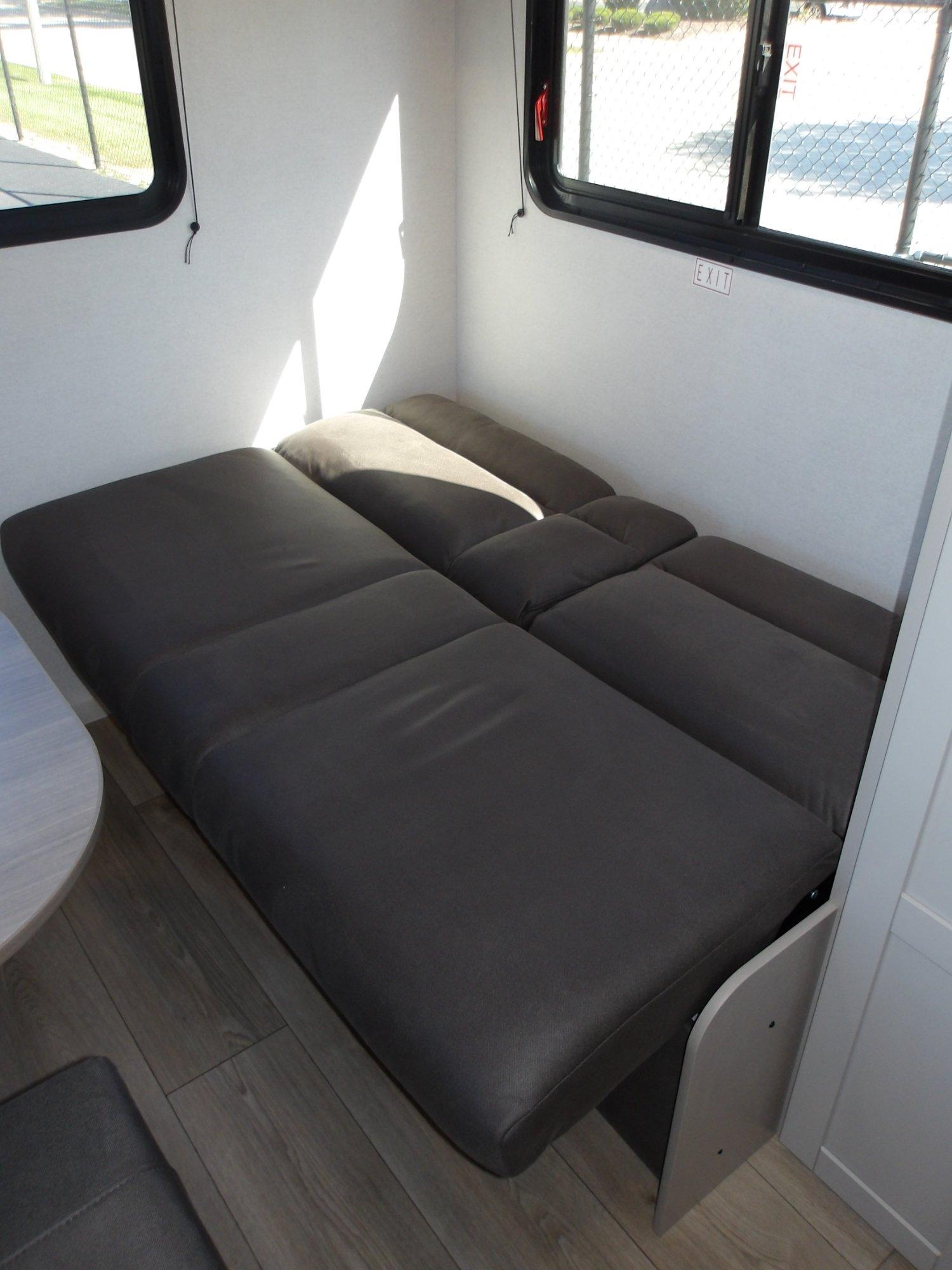 2027 Jayco 2027 Jayco Jay Flight - thumbnail 26