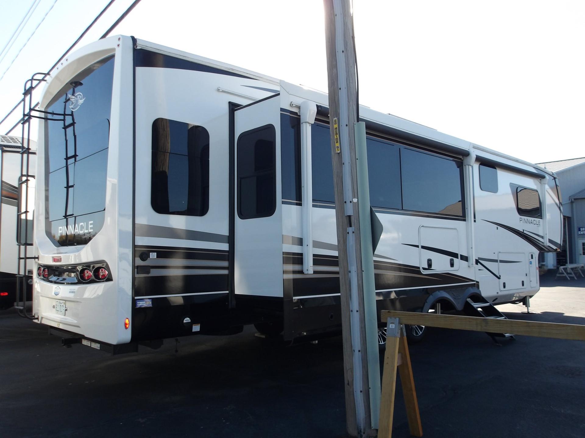 2024 Jayco 2024 Jayco Pinnacle - thumbnail 8