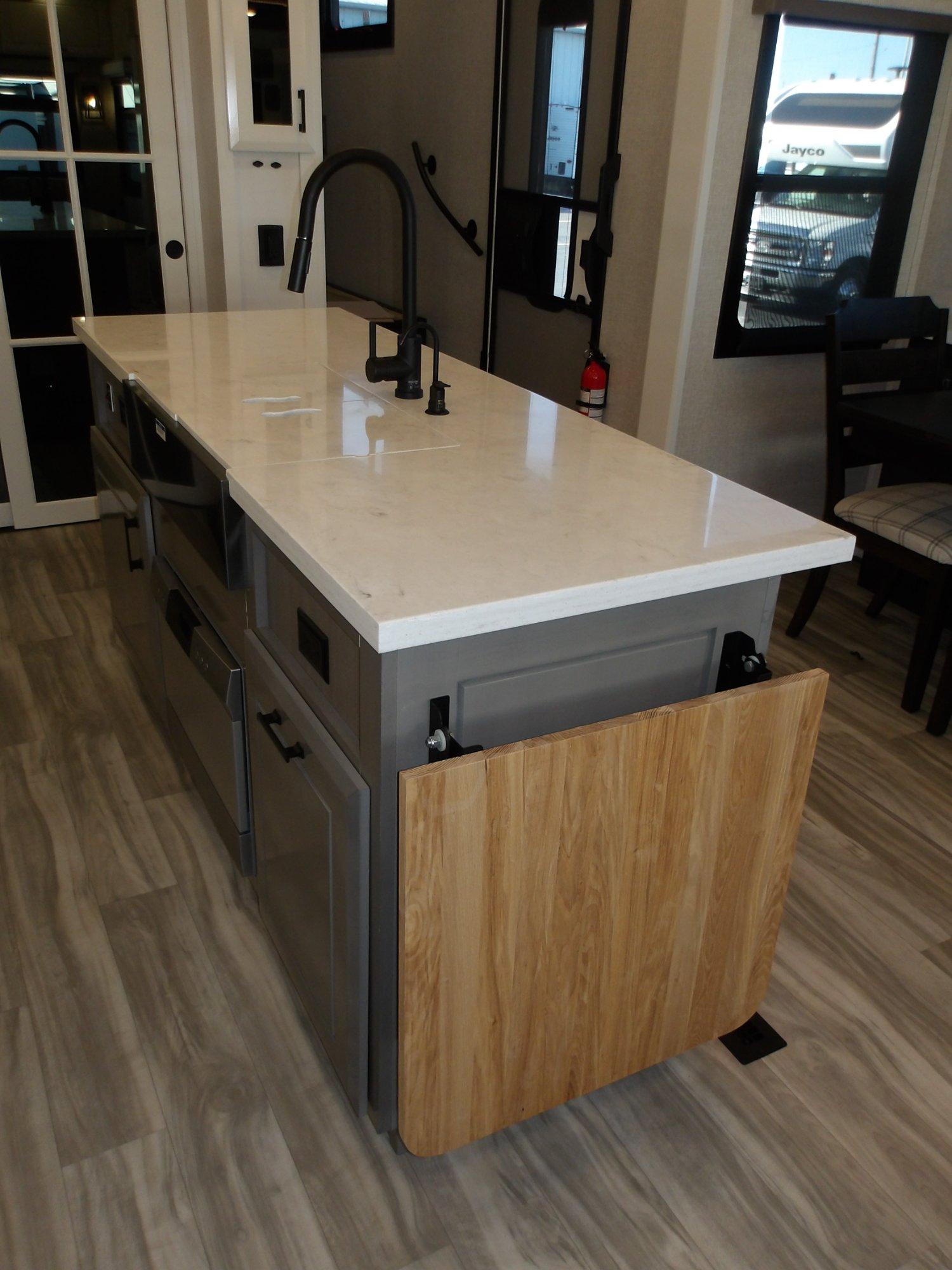 2024 Jayco 2024 Jayco Pinnacle - thumbnail 35
