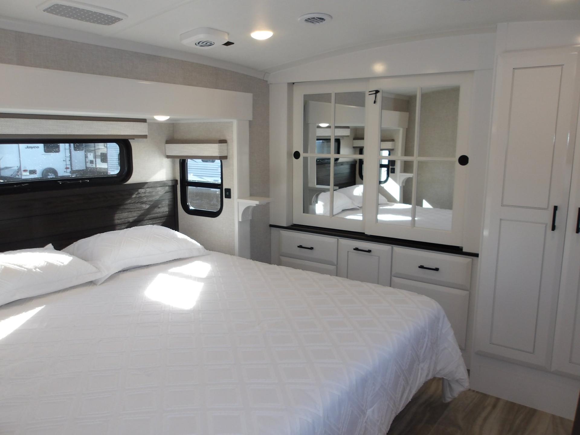 2024 Jayco 2024 Jayco Pinnacle - thumbnail 65