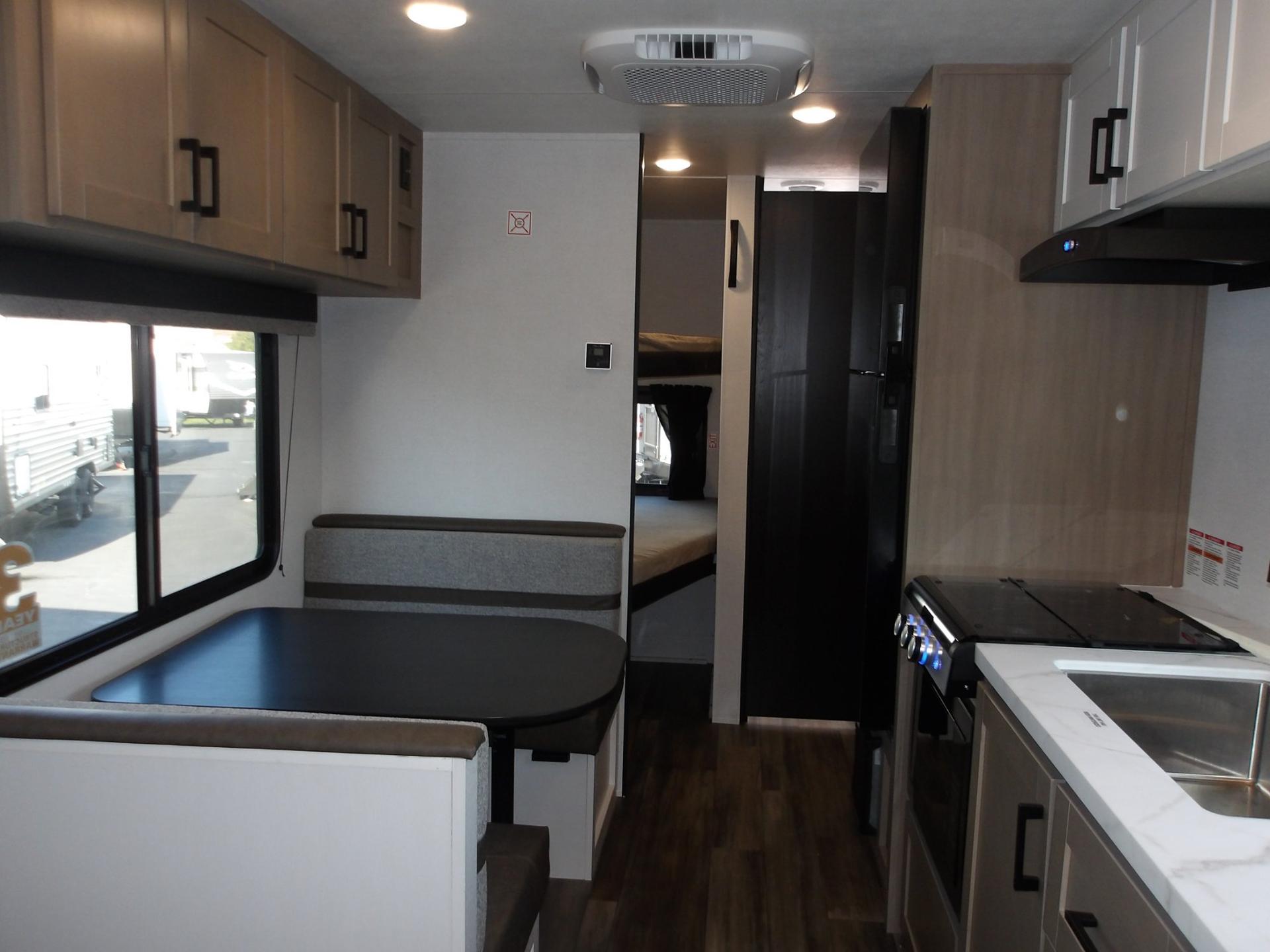 2027 Highland Ridge 2027 Highland Ridge Colt - thumbnail 9