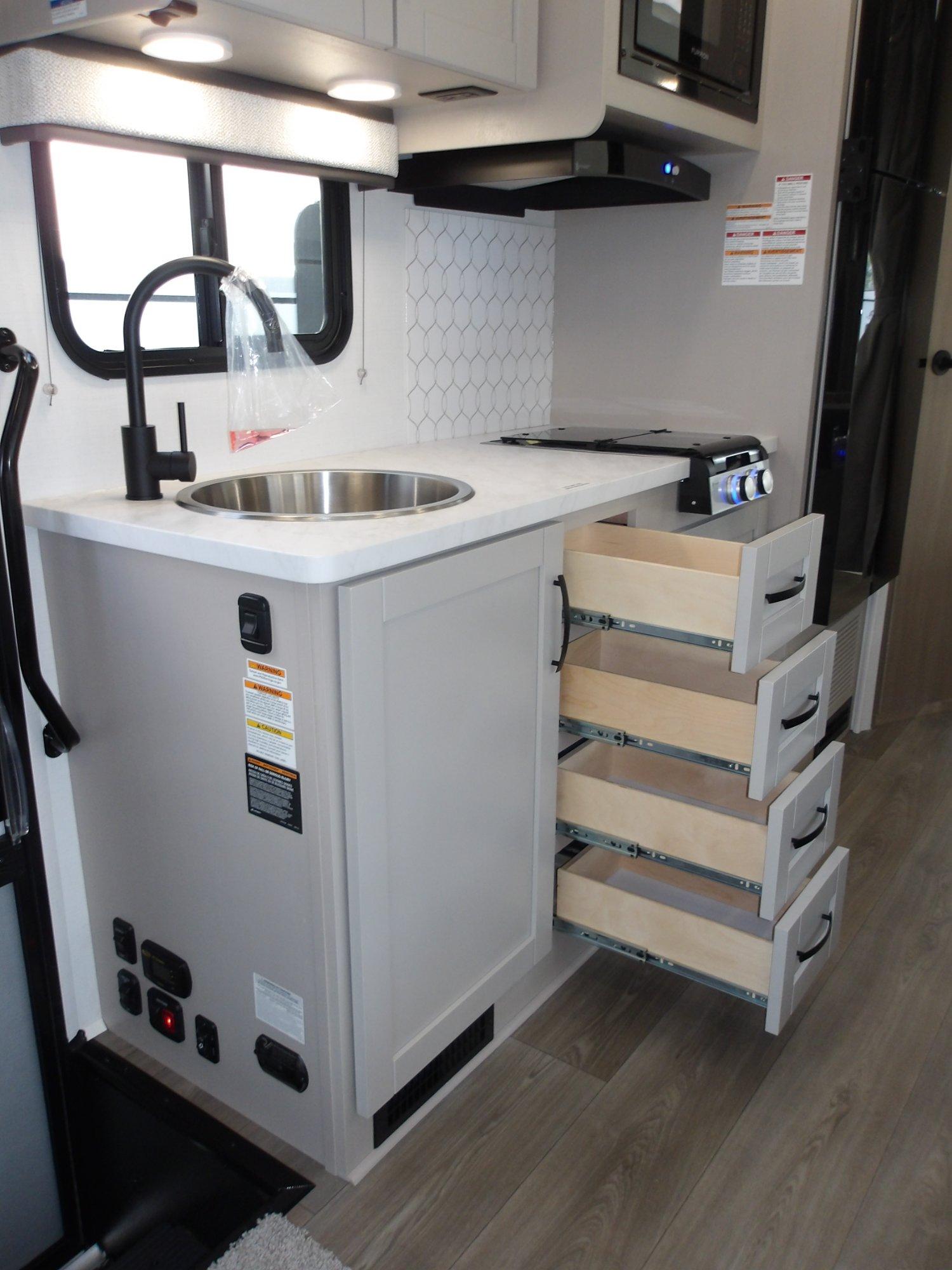 2027 Jayco 2027 Jayco Redhawk SE - thumbnail 16