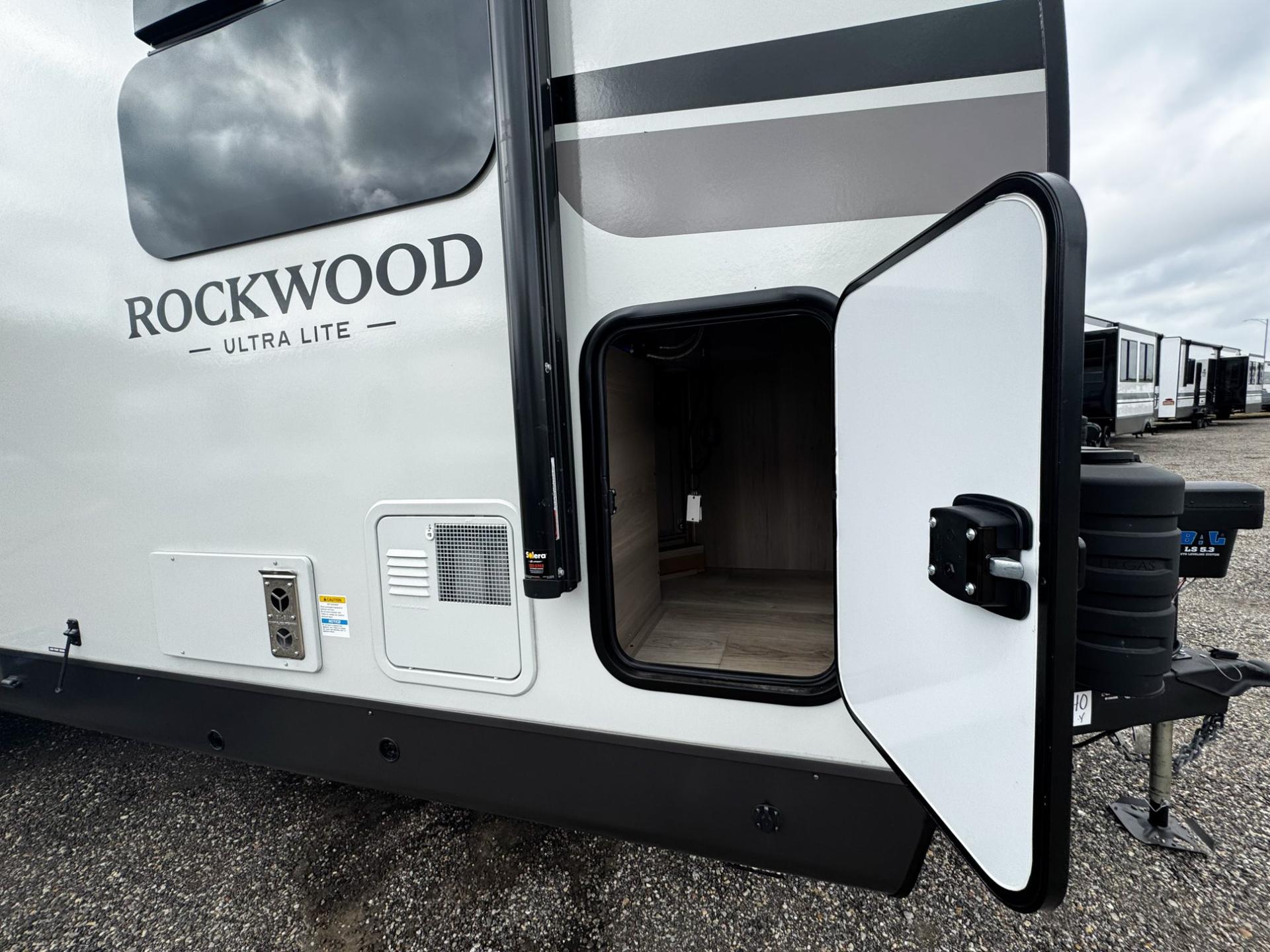 2026 Forest River 2026 Forest River Rockwood Ultra Lite - thumbnail 44